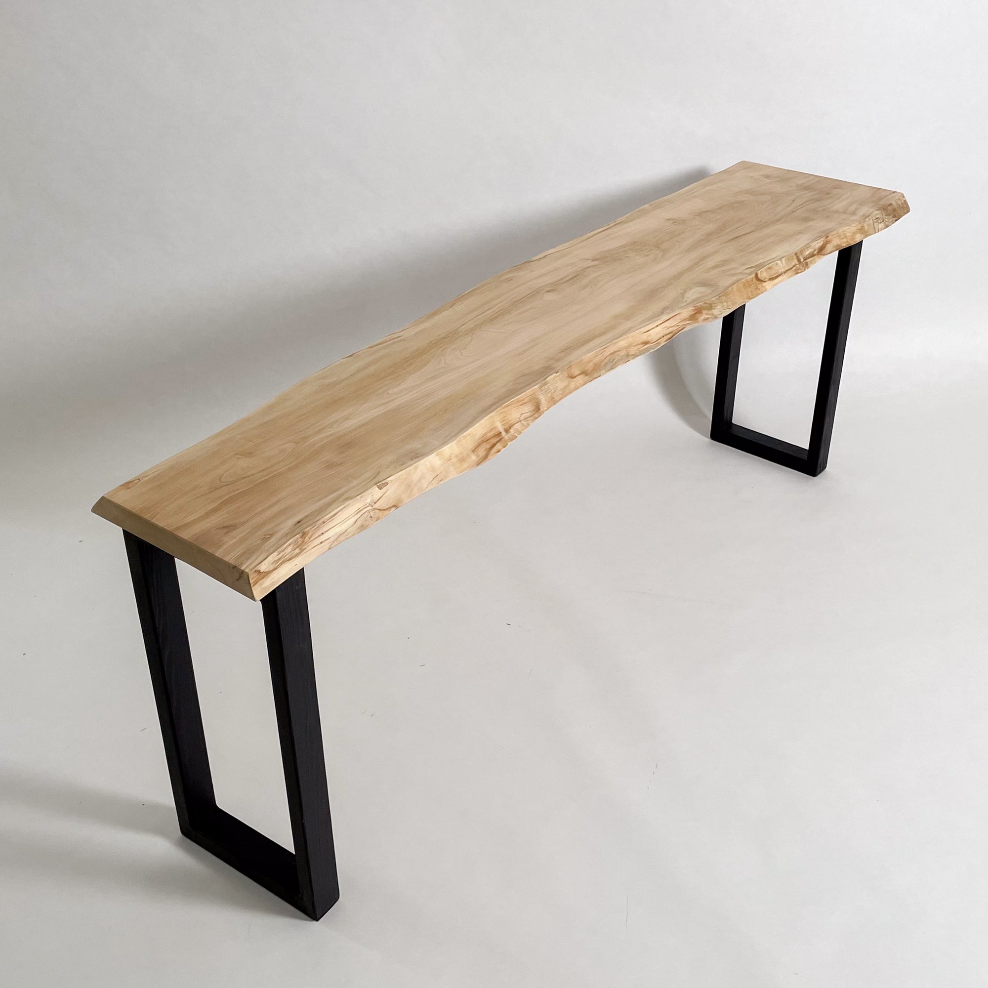 栃　一枚板テーブル　カウンターテーブル　アイアン脚　縮み杢 栃 一枚板テーブル カウンターテーブル アイアン脚 縮み杢