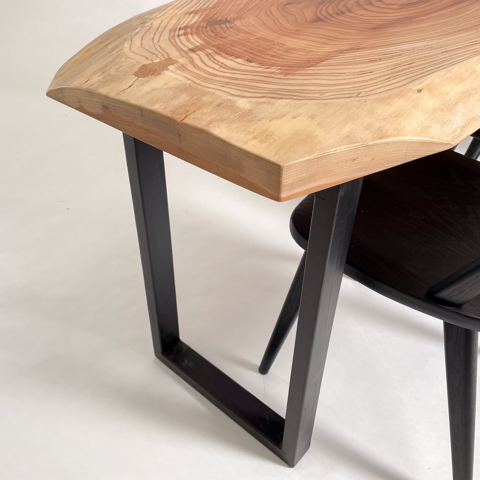 木目調カウンターテーブル 60cm KIDOMEIMOKU 欅一枚板カウンター｜200cm(3人掛け) – 鬼童銘木