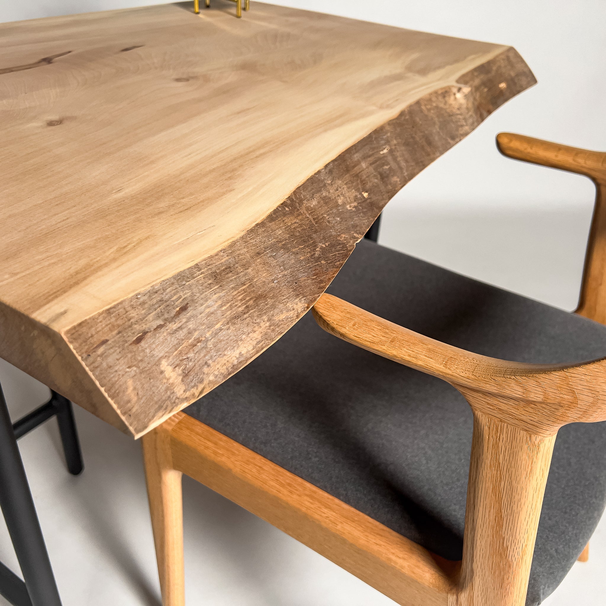 No.2123　栃（とち）/一枚板デスク