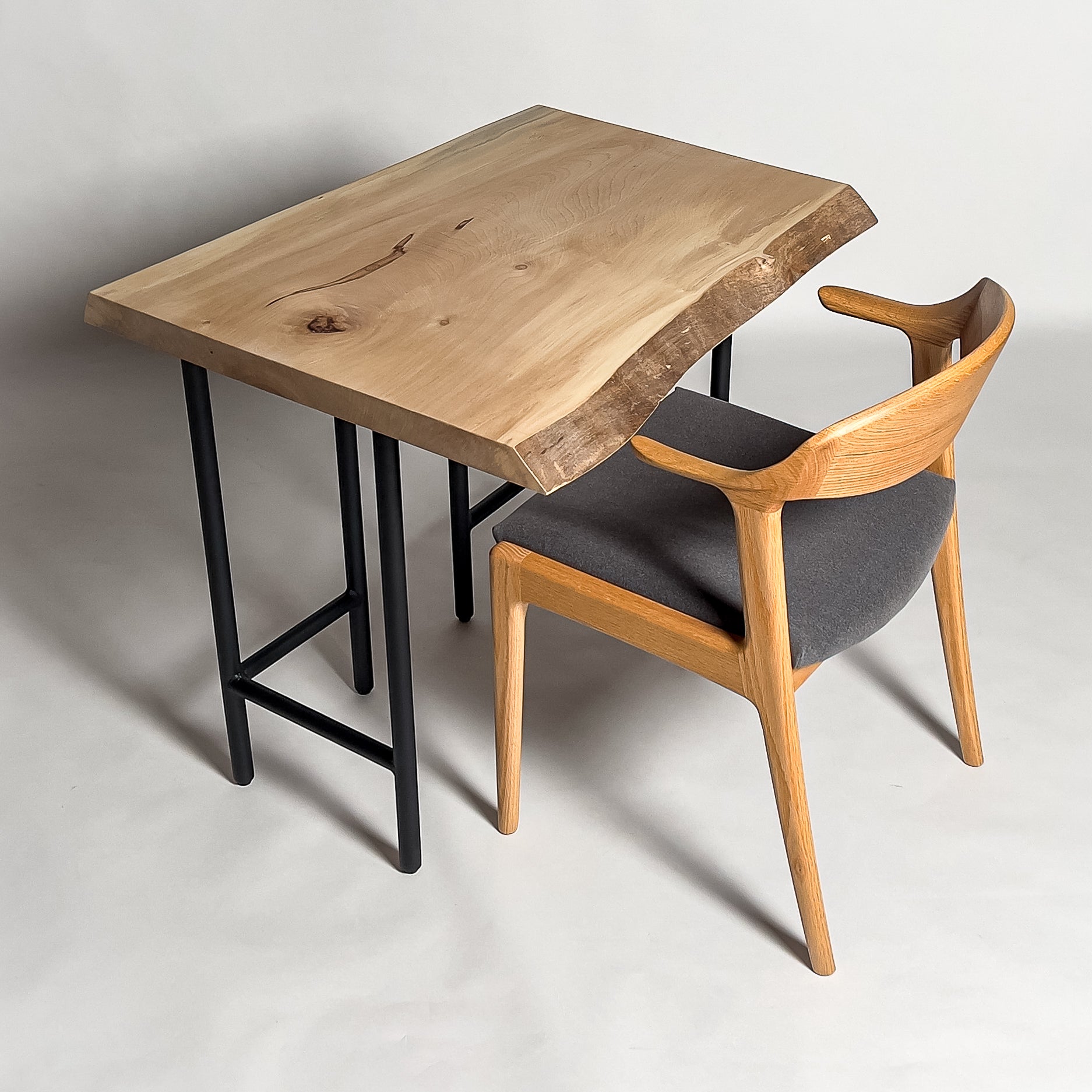 No.2123　栃（とち）/一枚板デスク