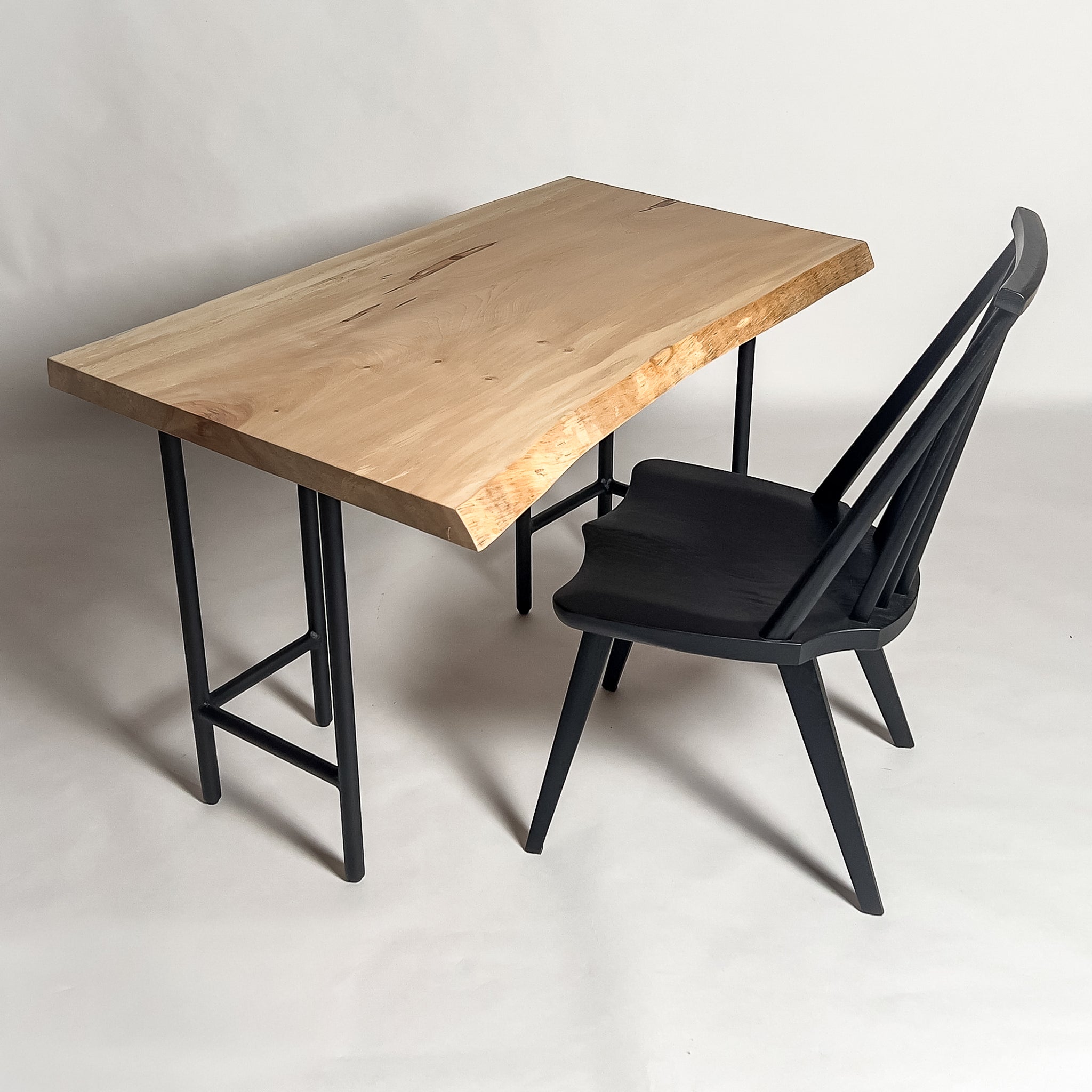 No.2107　栃（とち）/一枚板デスク