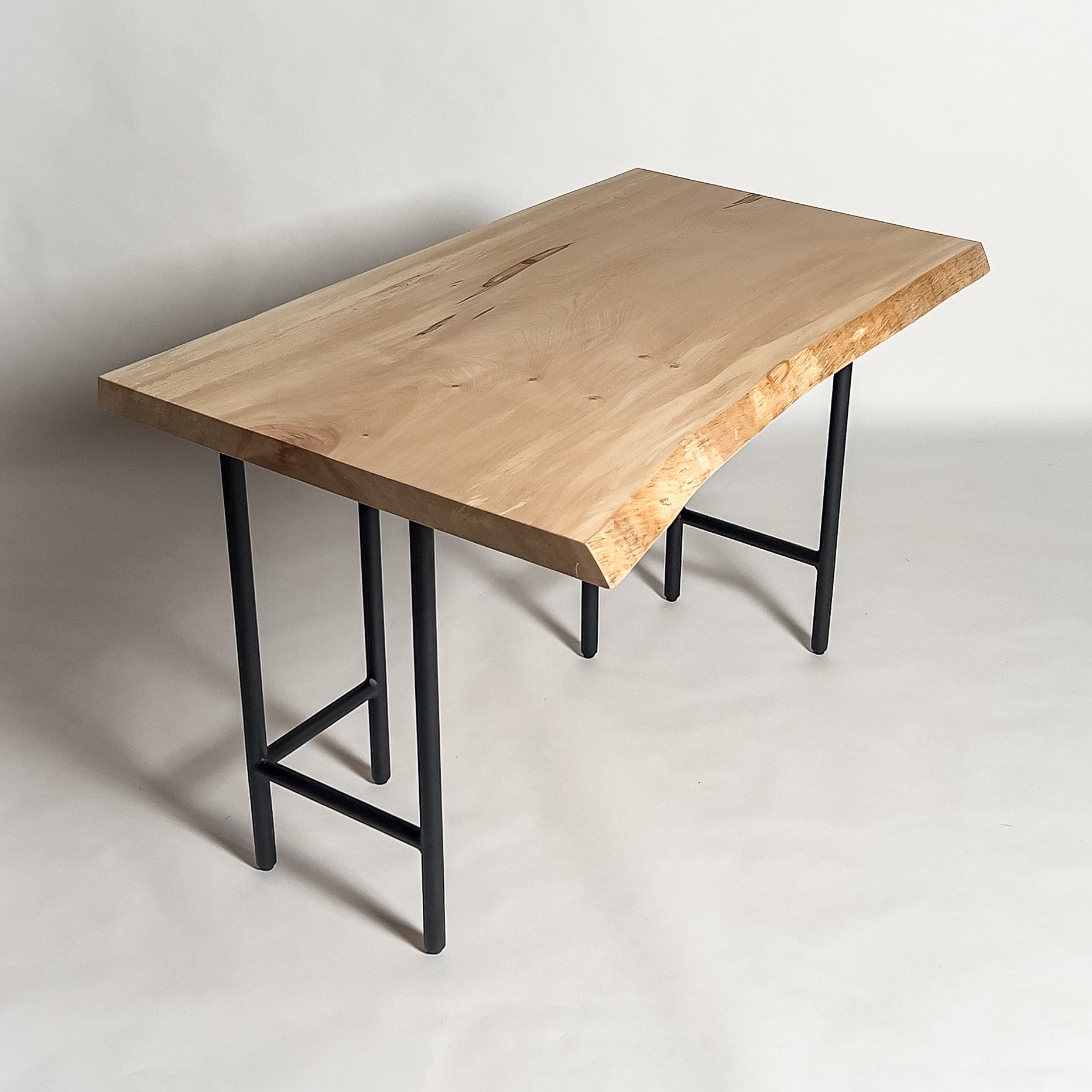 No.2107　栃（とち）/一枚板デスク