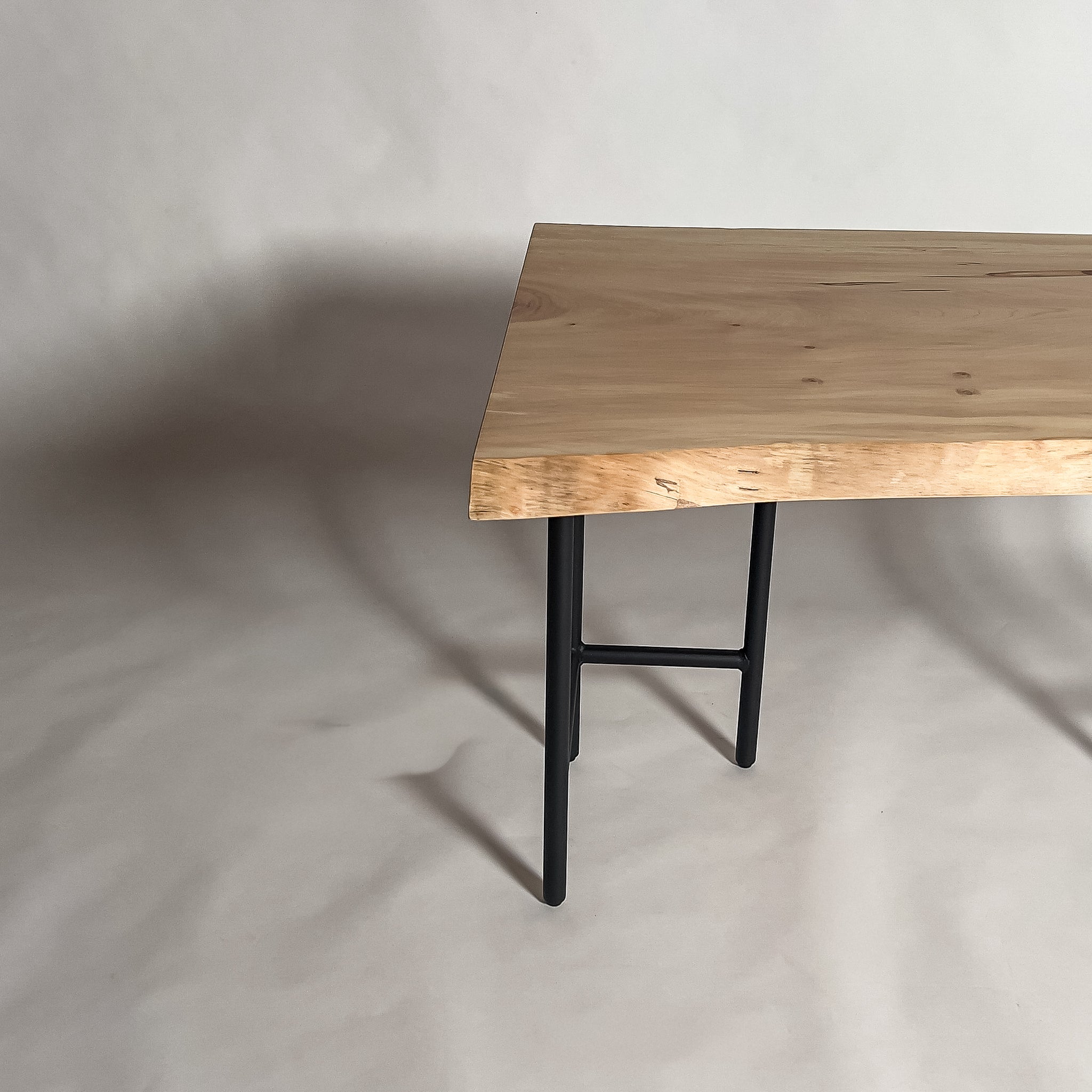 No.2107　栃（とち）/一枚板デスク