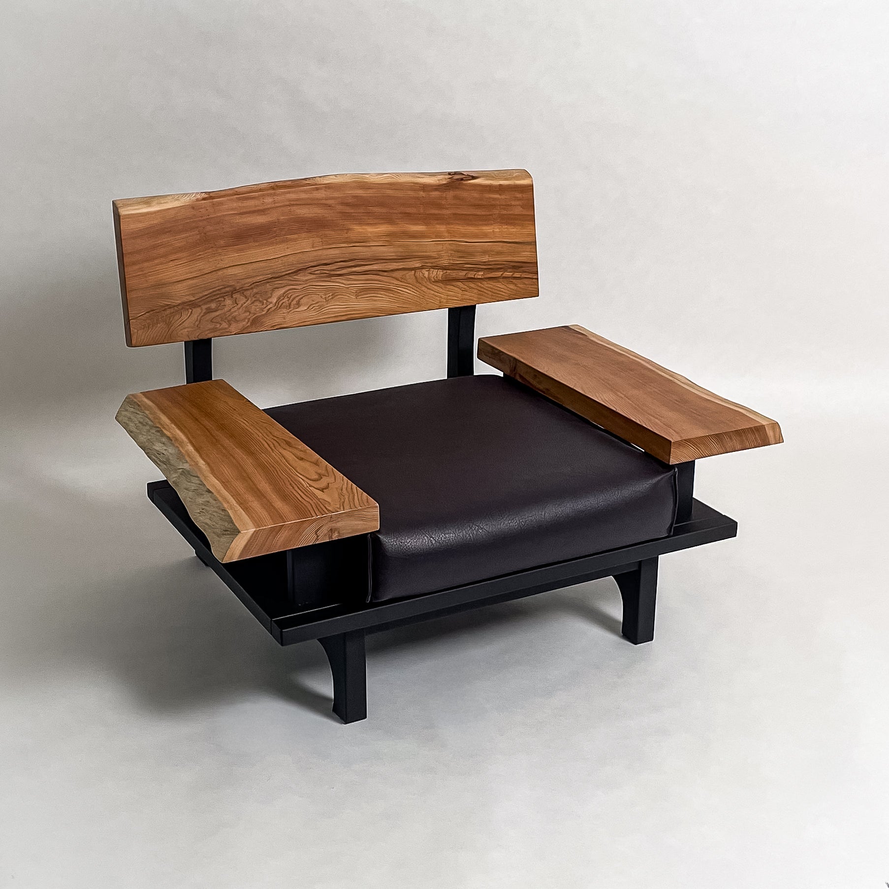 吉野杉木フレーム 一枚板ソファ 1人掛け 斜め クッションなし