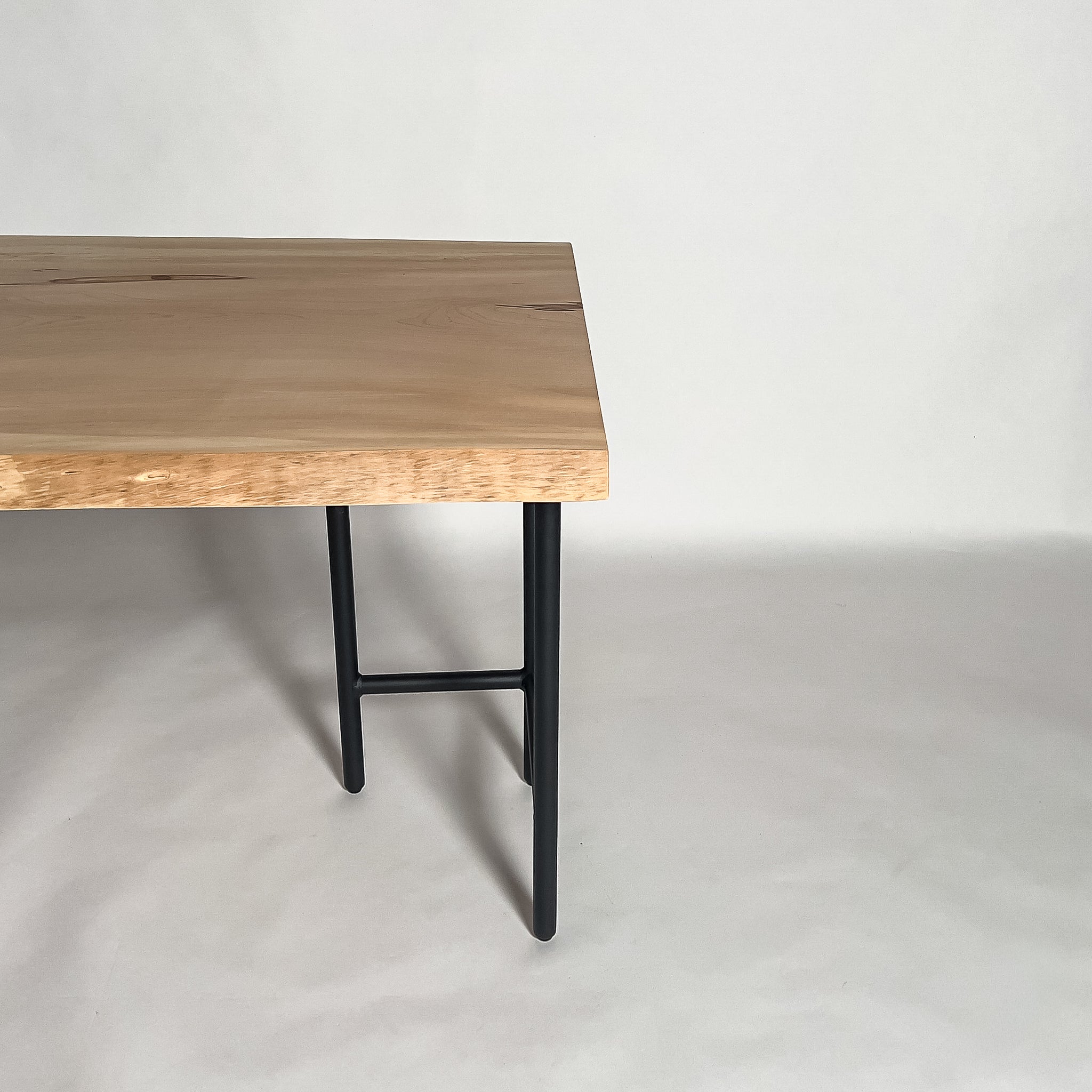 No.2107　栃（とち）/一枚板デスク