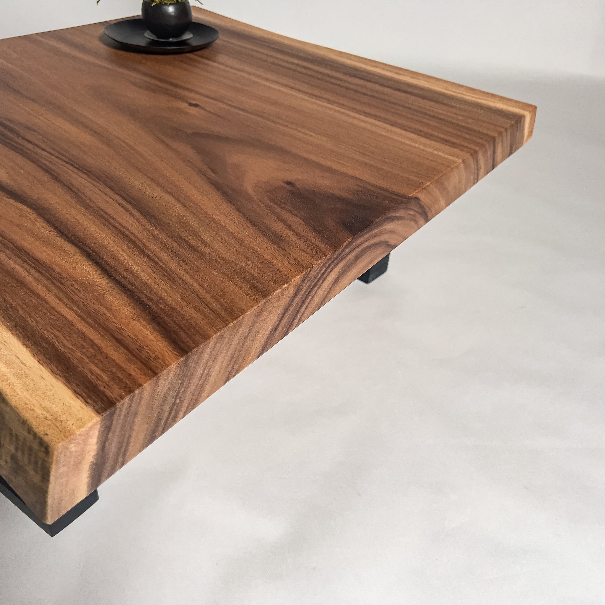 鬼童銘木】No.2154 一枚板モンキーポッドローテーブル – 【公式】鬼童