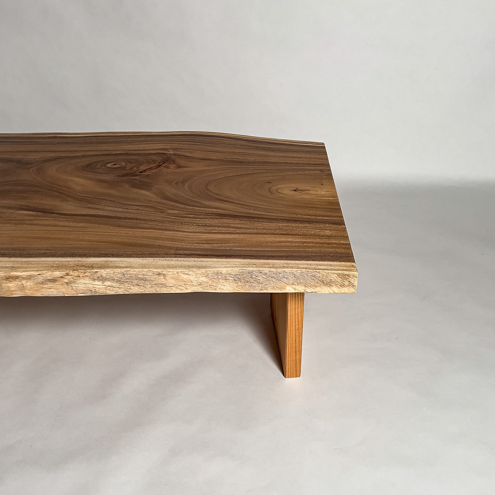 No.2138　モンキーポッド/一枚板リビングテーブル