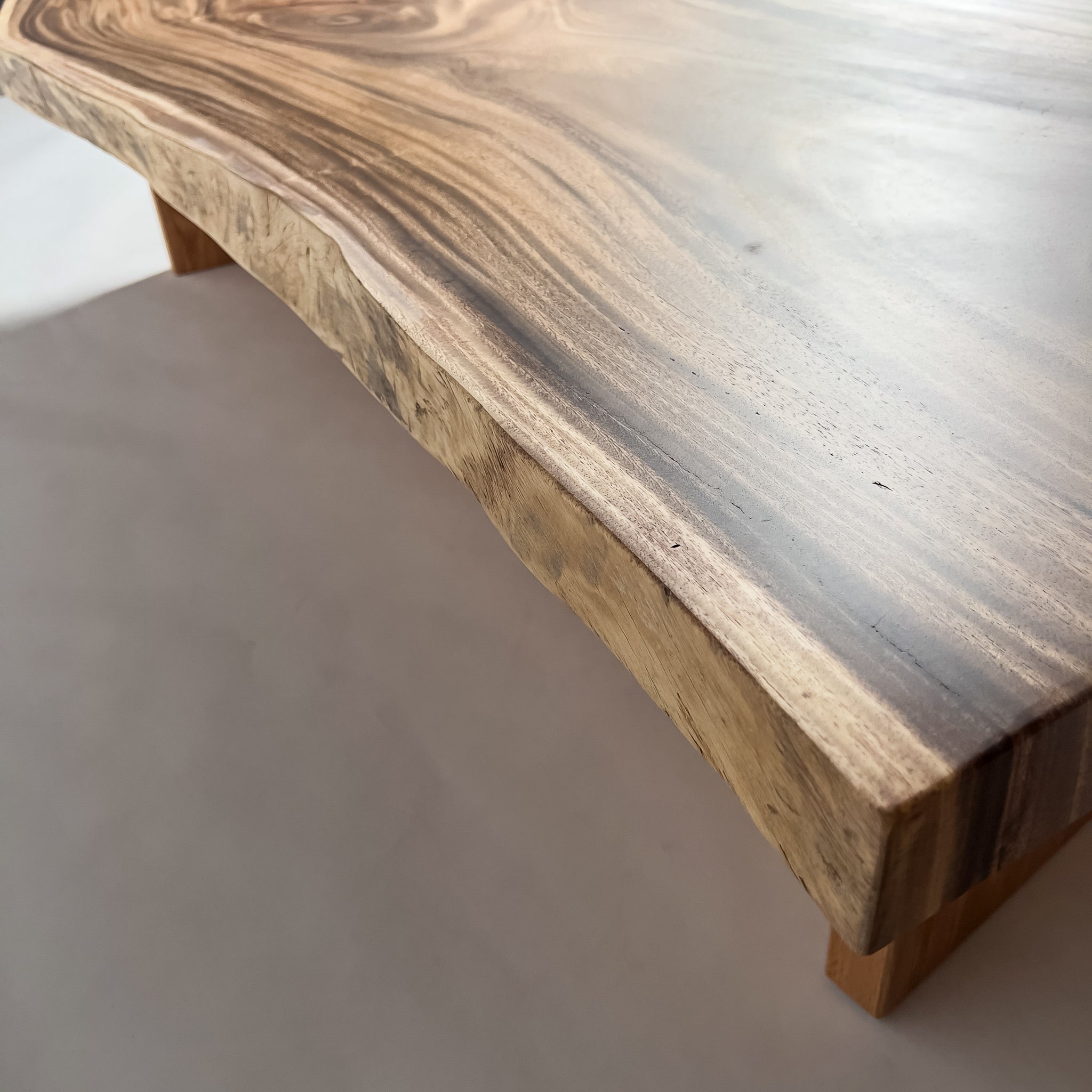 No.2138　モンキーポッド/一枚板リビングテーブル