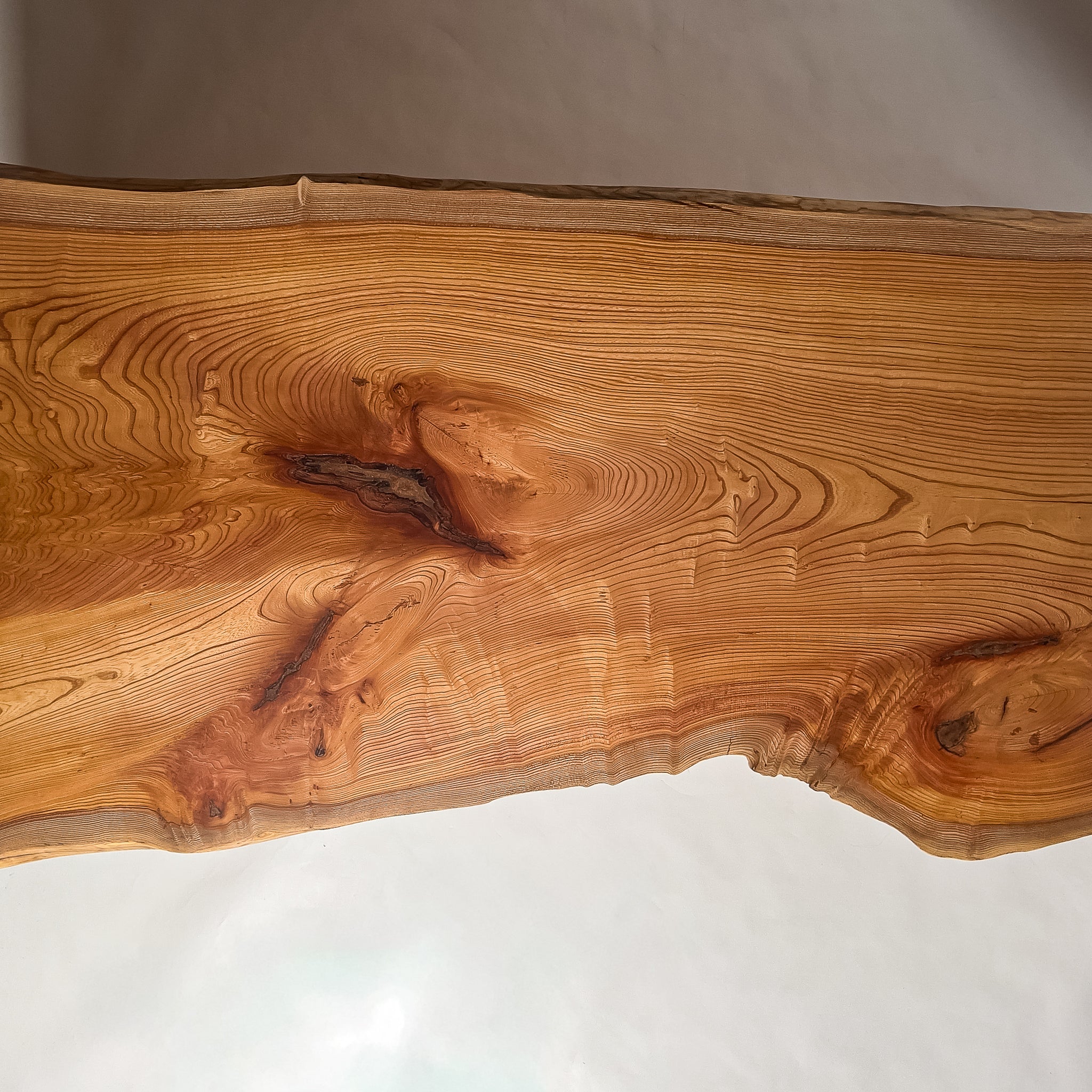 公式】KIDO MEIMOKU（鬼童銘木）｜一枚板テーブル・ソファ専門店