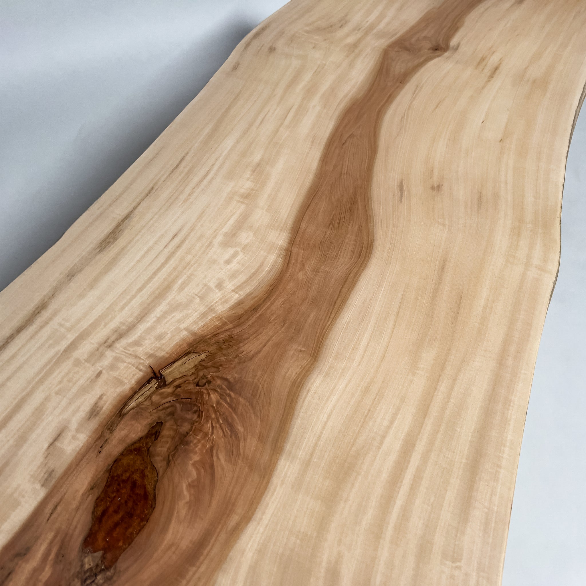KIDOMEIMOKU 栃一枚板カウンター｜150cm(2人掛け) – 鬼童銘木