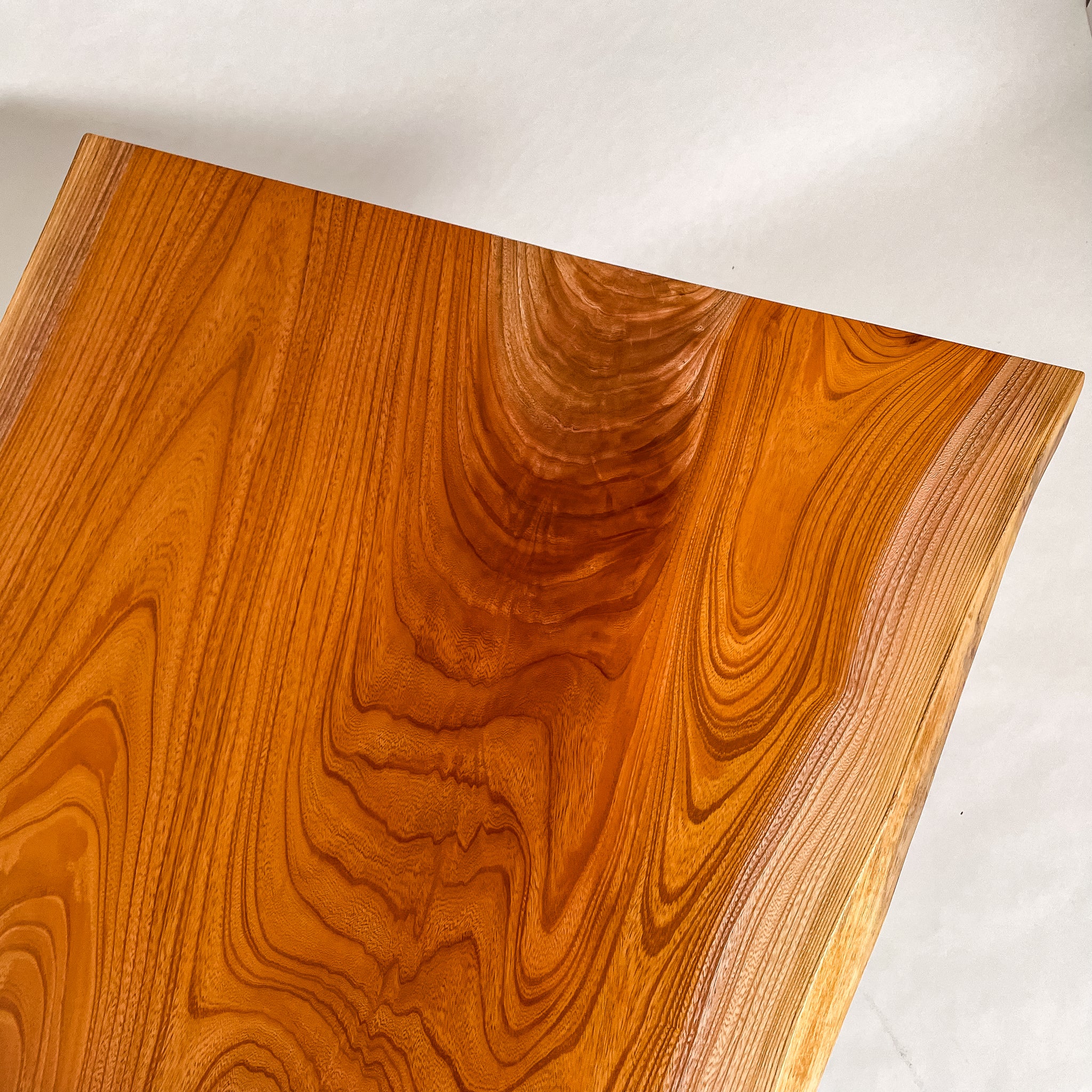 欅のテーブル 欅（ケヤキ） - 無垢一枚板専門店 イサン工芸