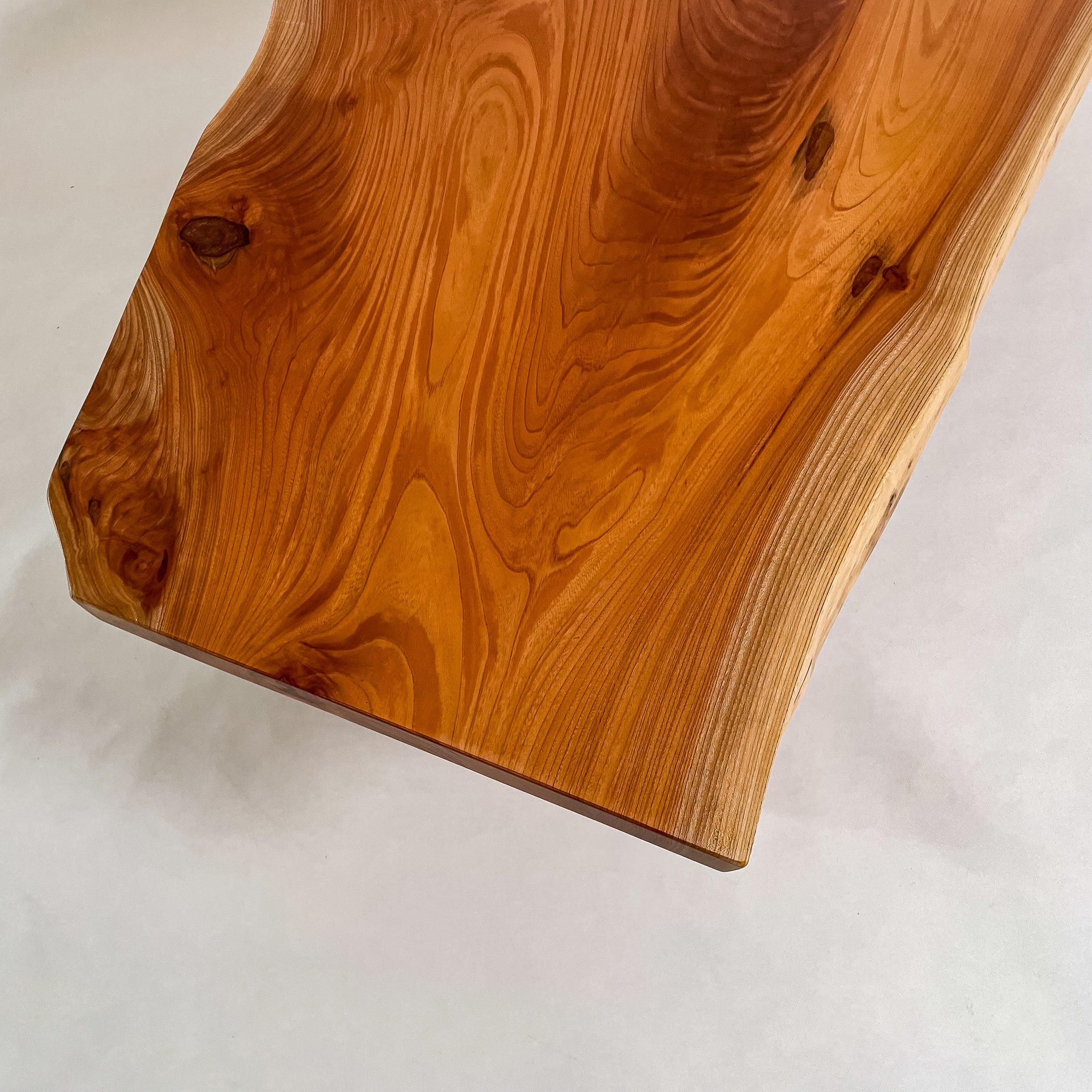 けやきのテーブルです。10年ほど縁側に置かれていました。 けやきの