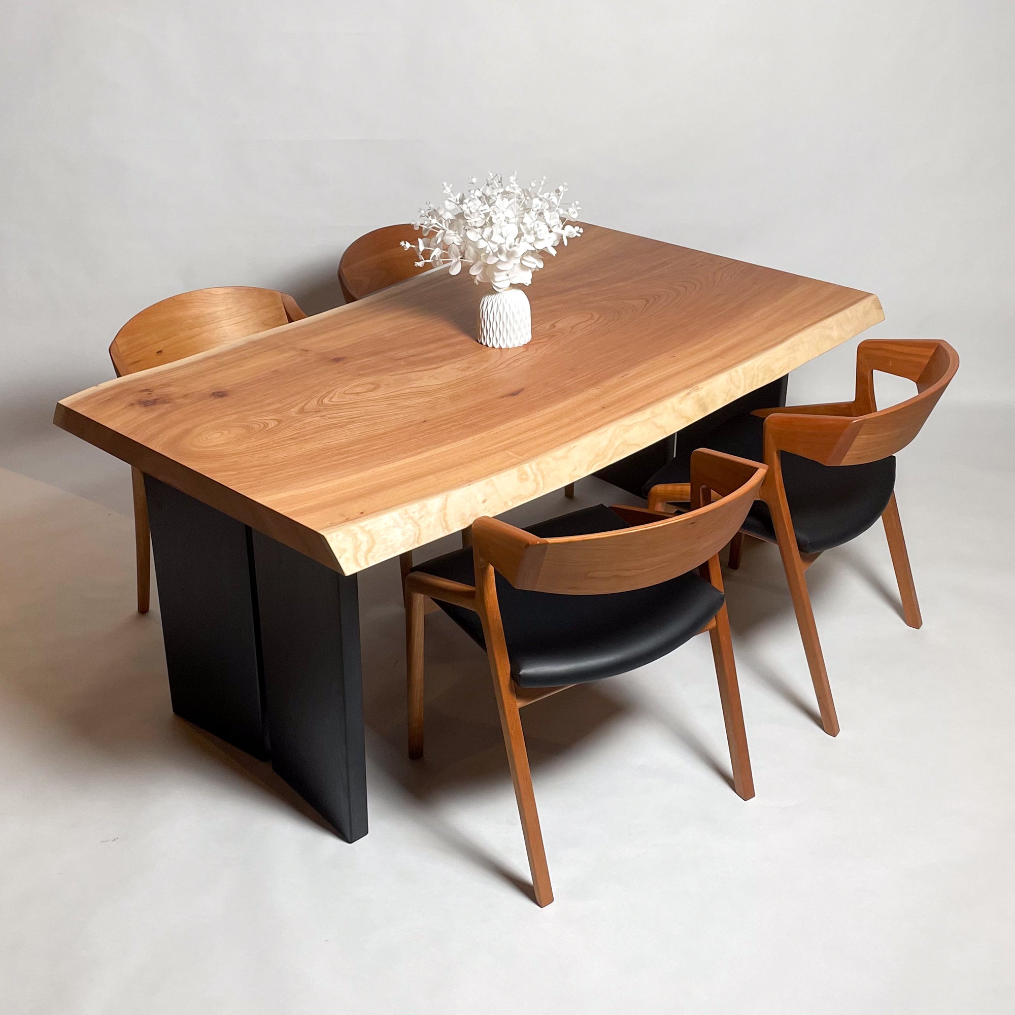 KIDOMEIMOKU 欅一枚板ダイニングテーブル｜160cm(4人掛け) – KIDO  