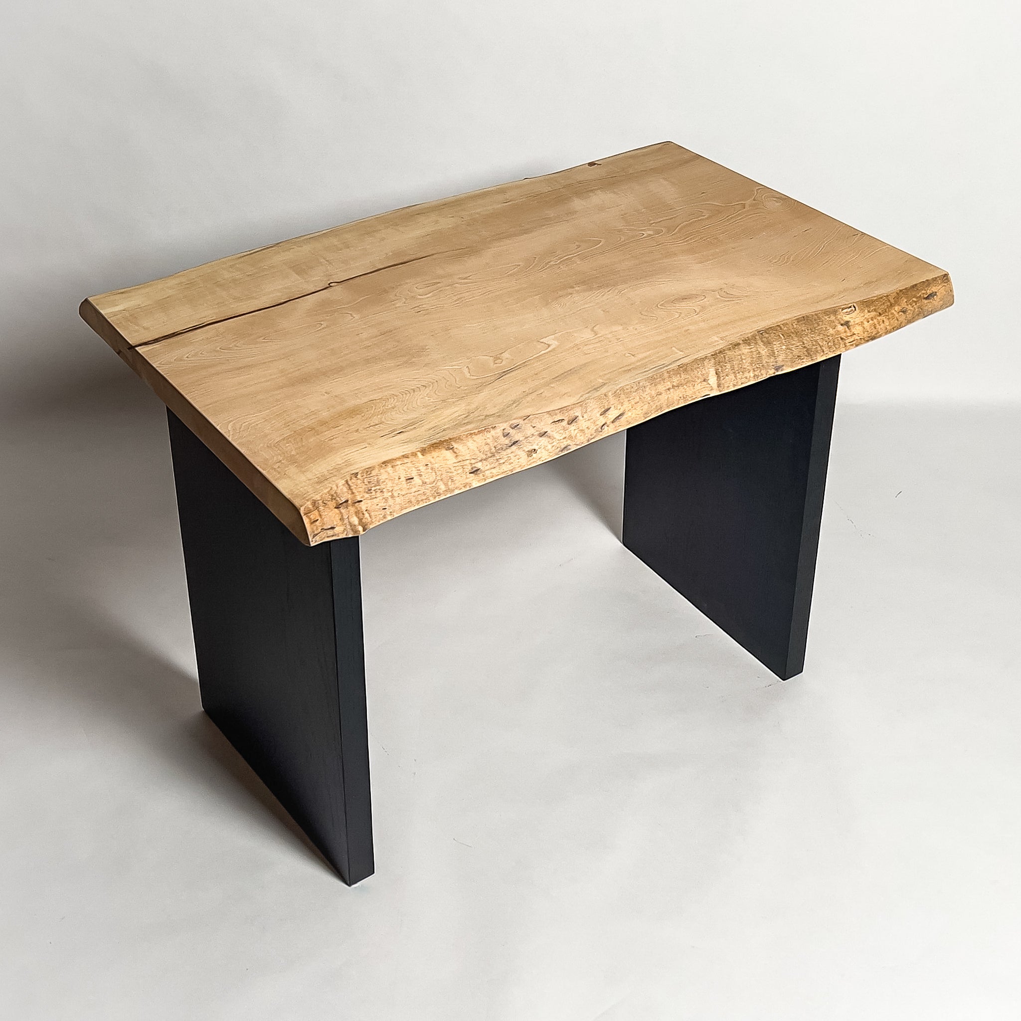 No.2101　栃（とち）/一枚板デスク