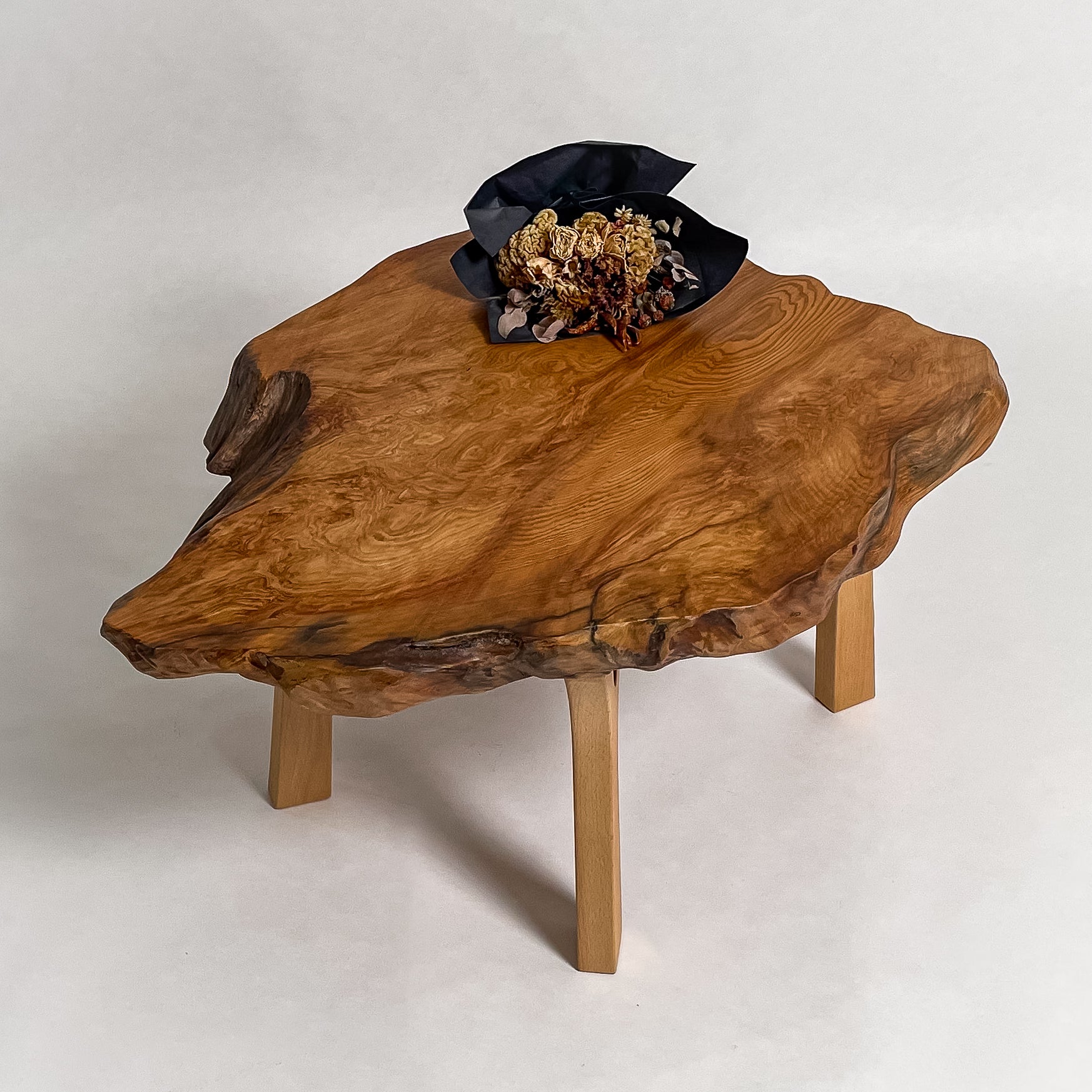 希少 一枚板 ローテーブル 無垢材 天然木 日本製 木目美しい クス3984 楠 一枚板無垢材 2210x480-370-570x40mm ダイニングテーブル