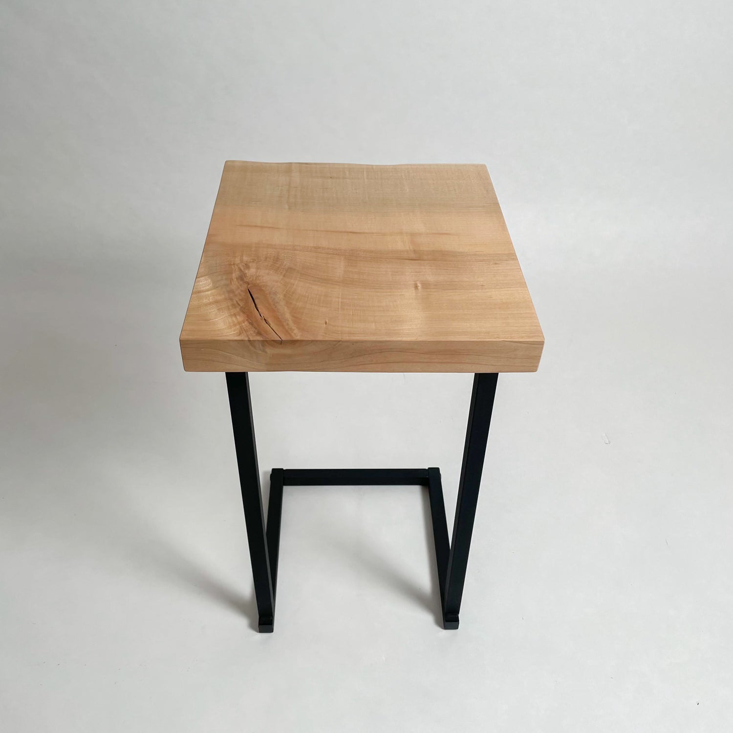 小物入れ 楓(カエデ) 幅9.9cm 高12.2cm 円筒型 木製 超銘木 鬼童銘木】No.1144 一枚板楓（かえで）サイドテーブル – KIDO