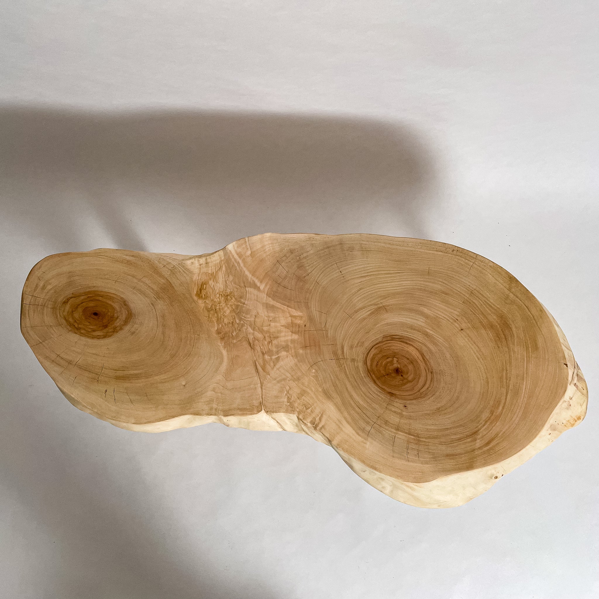 公式】KIDO MEIMOKU（鬼童銘木）｜一枚板テーブル・ソファ専門店