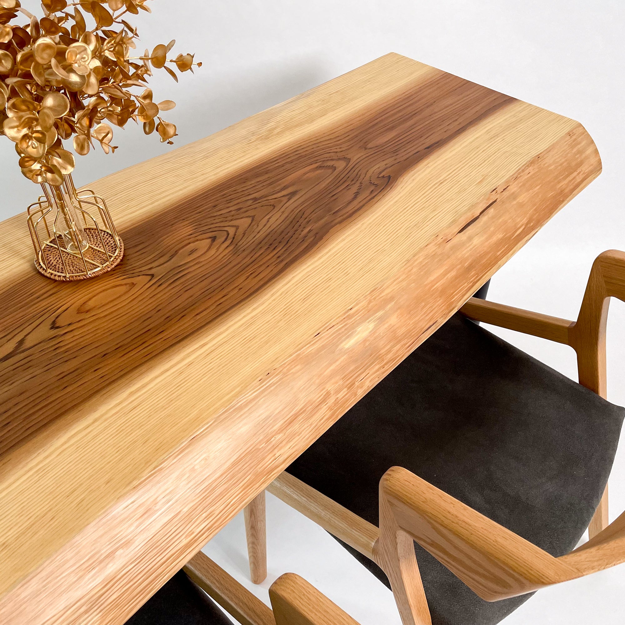 KIDOMEIMOKU 黒杉一枚板カウンター｜150cm(2人掛け) – 【公式】鬼童