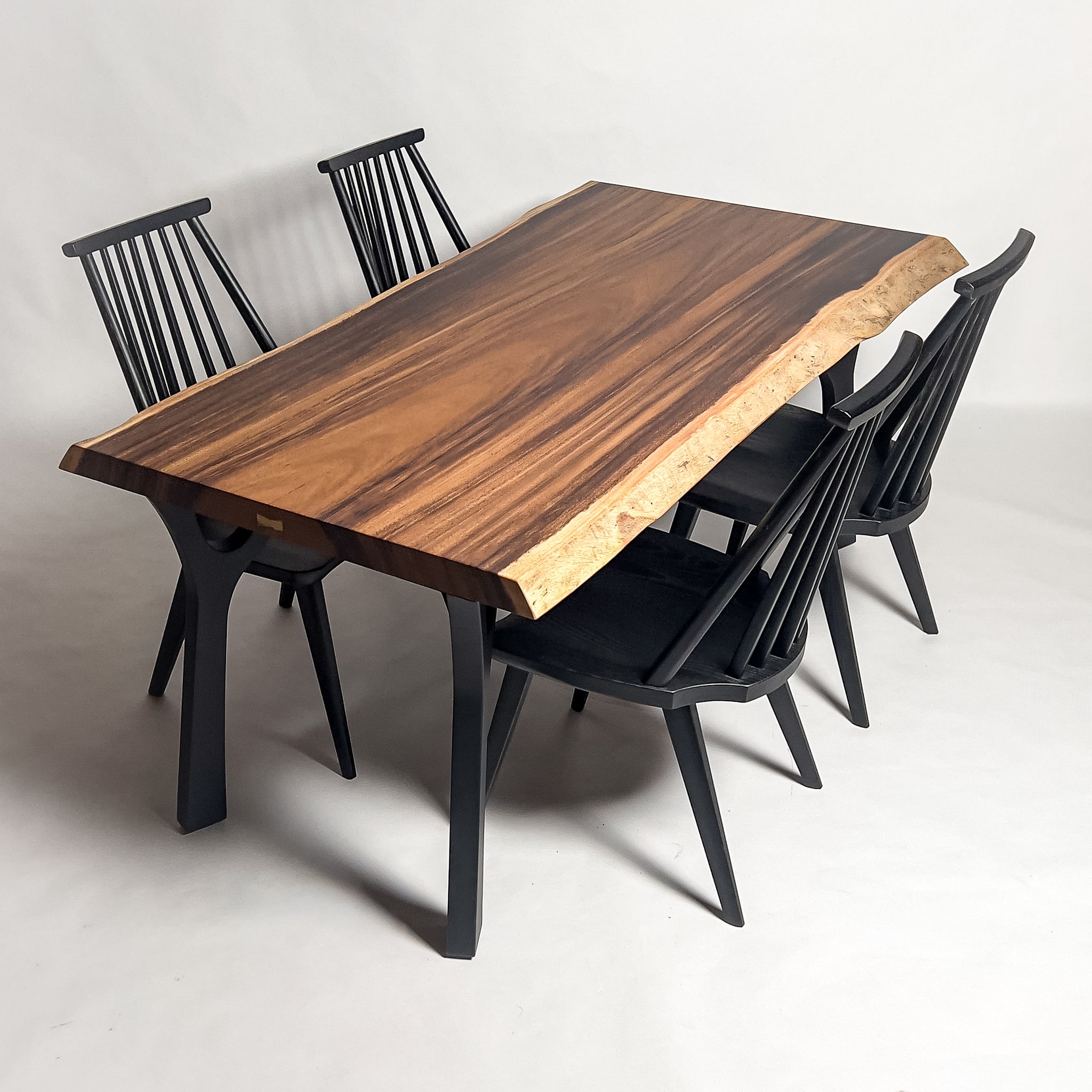 ✨重厚、ワイルド❣️ローテーブル☆鹿児島県産楠一枚板 ✨重厚、ワイルド❣️ローテーブル☆鹿児島県産楠一枚板