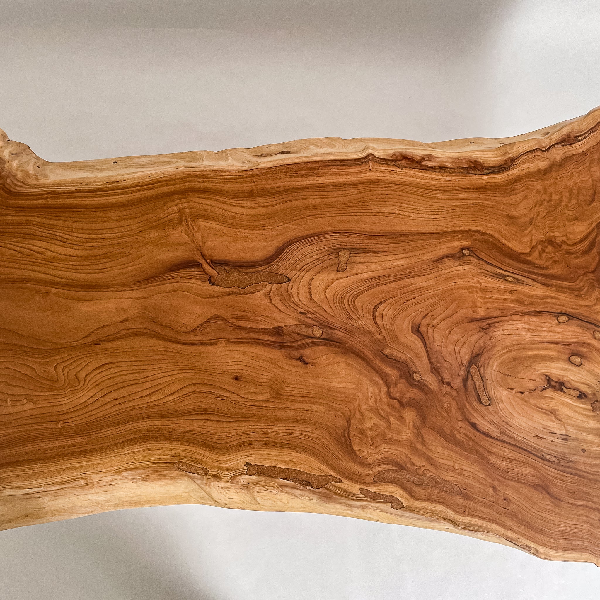 公式】KIDO MEIMOKU（鬼童銘木）｜一枚板テーブル・ソファ専門店