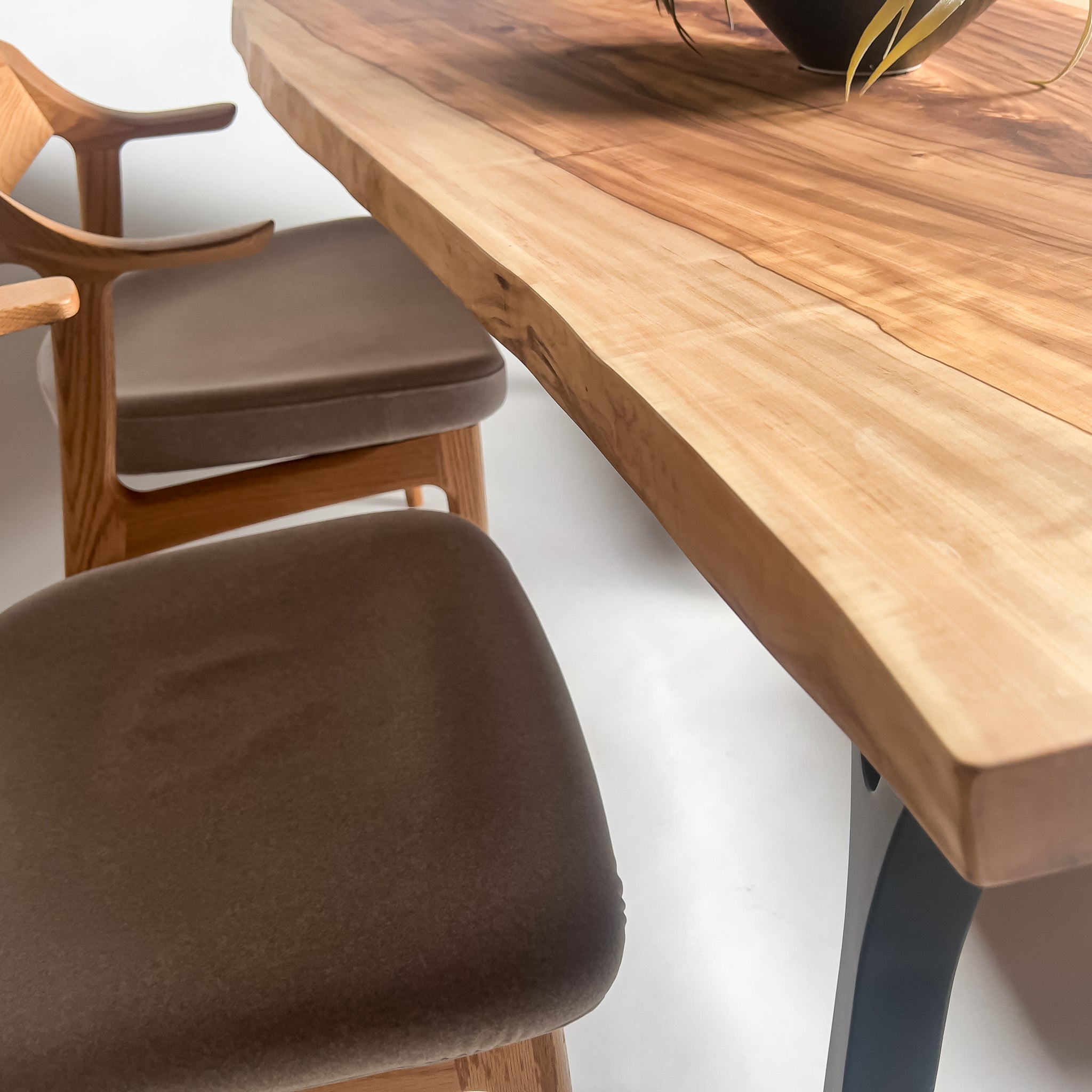 No.2184　栃（とち）/一枚板ダイニングテーブル