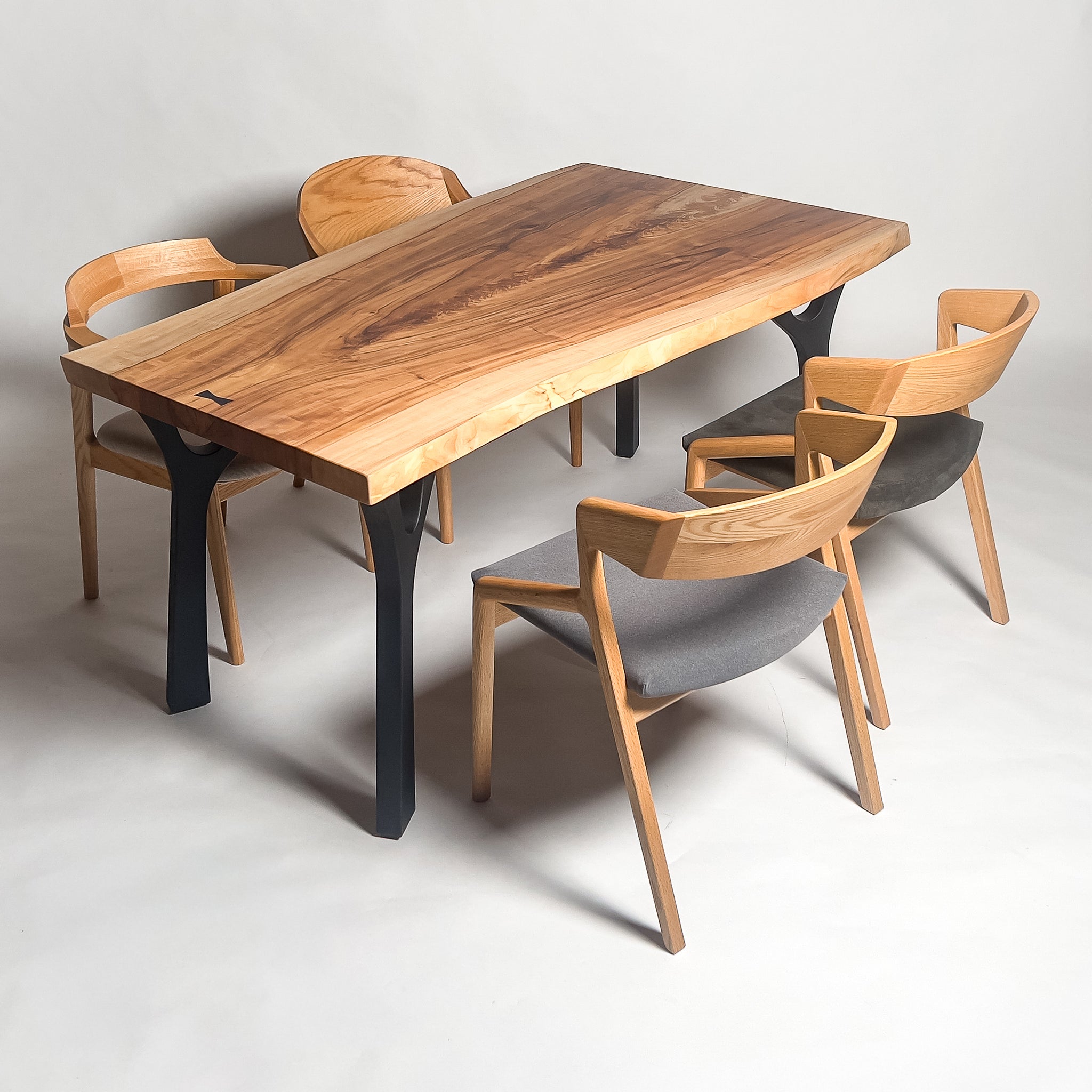 No.2184　栃（とち）/一枚板ダイニングテーブル