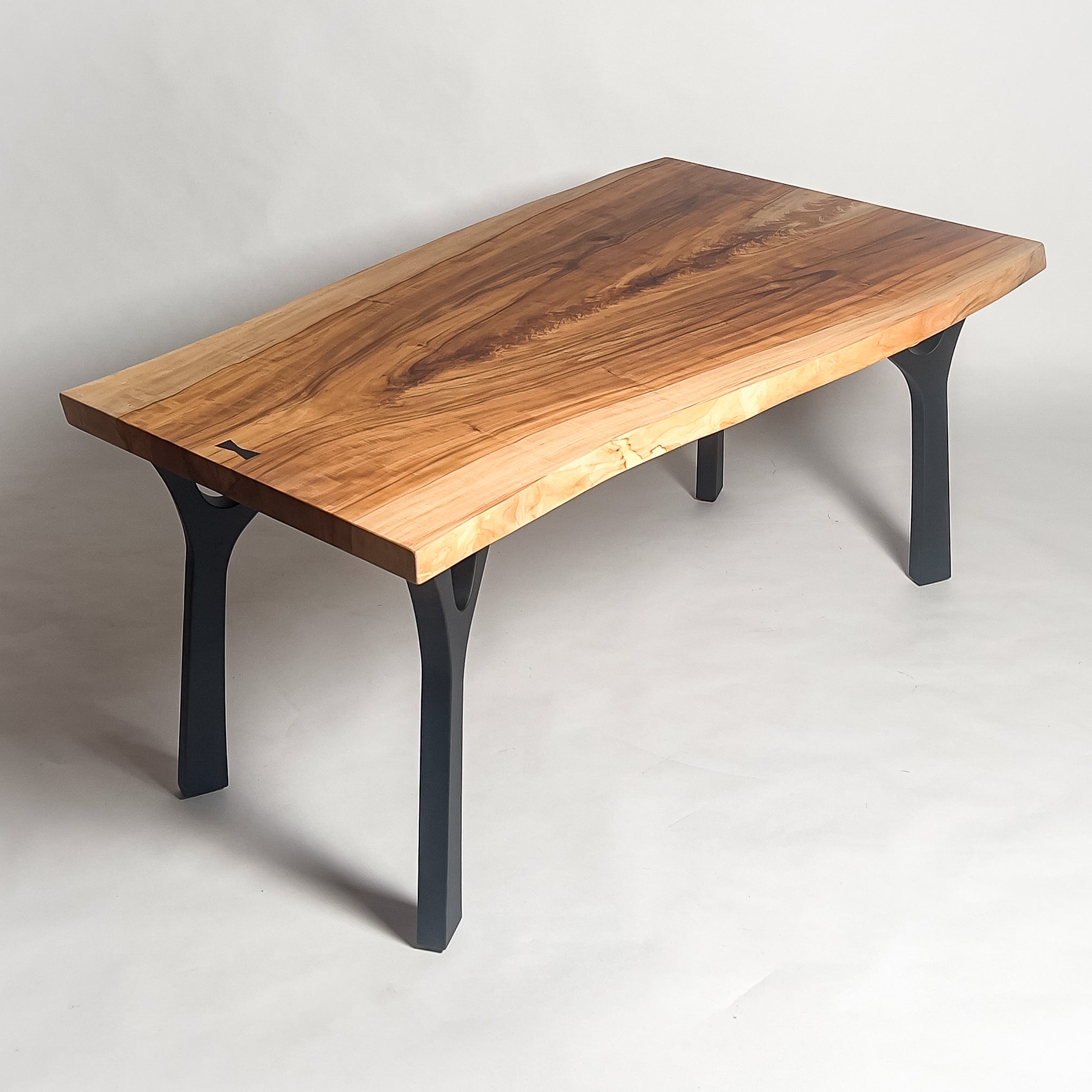 No.2184　栃（とち）/一枚板ダイニングテーブル