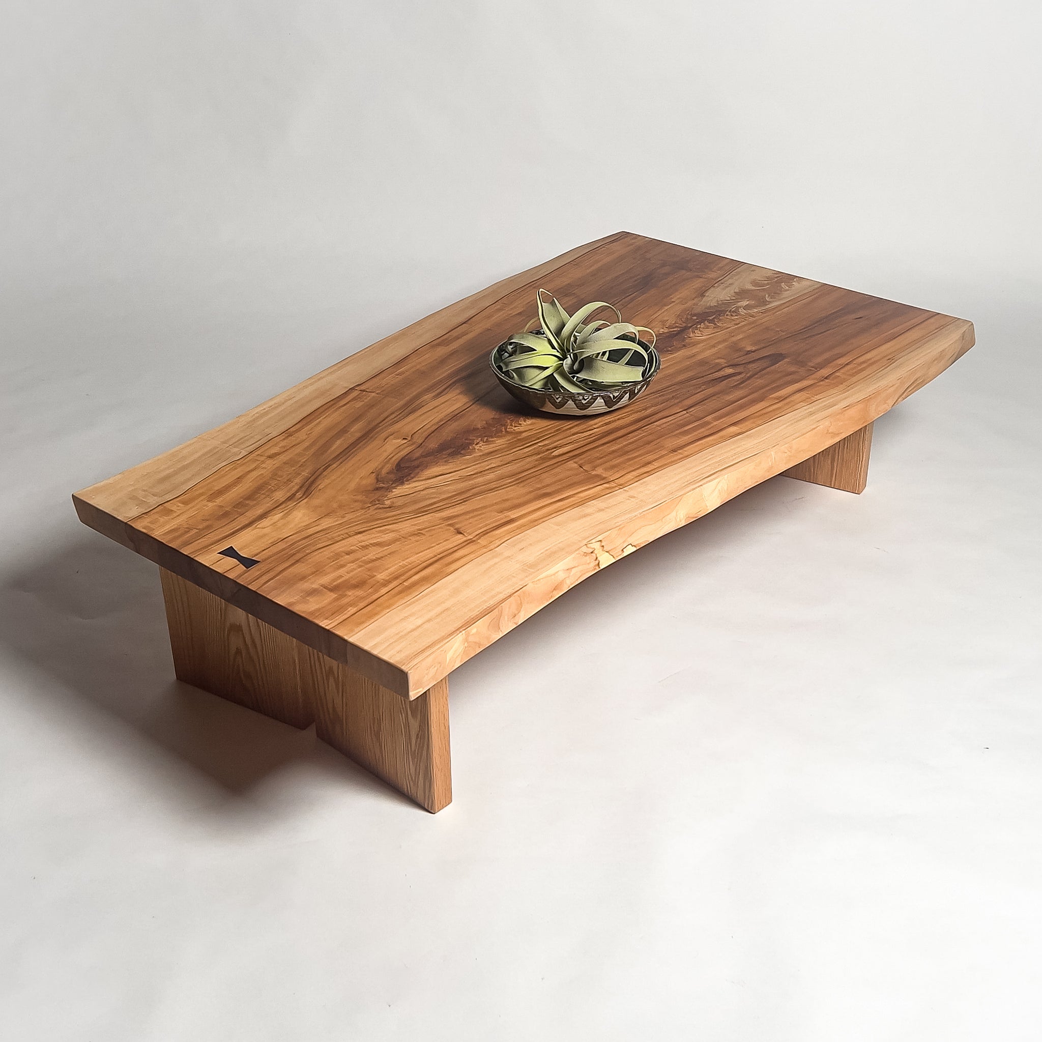 No.2184　栃（とち）/一枚板リビングテーブル