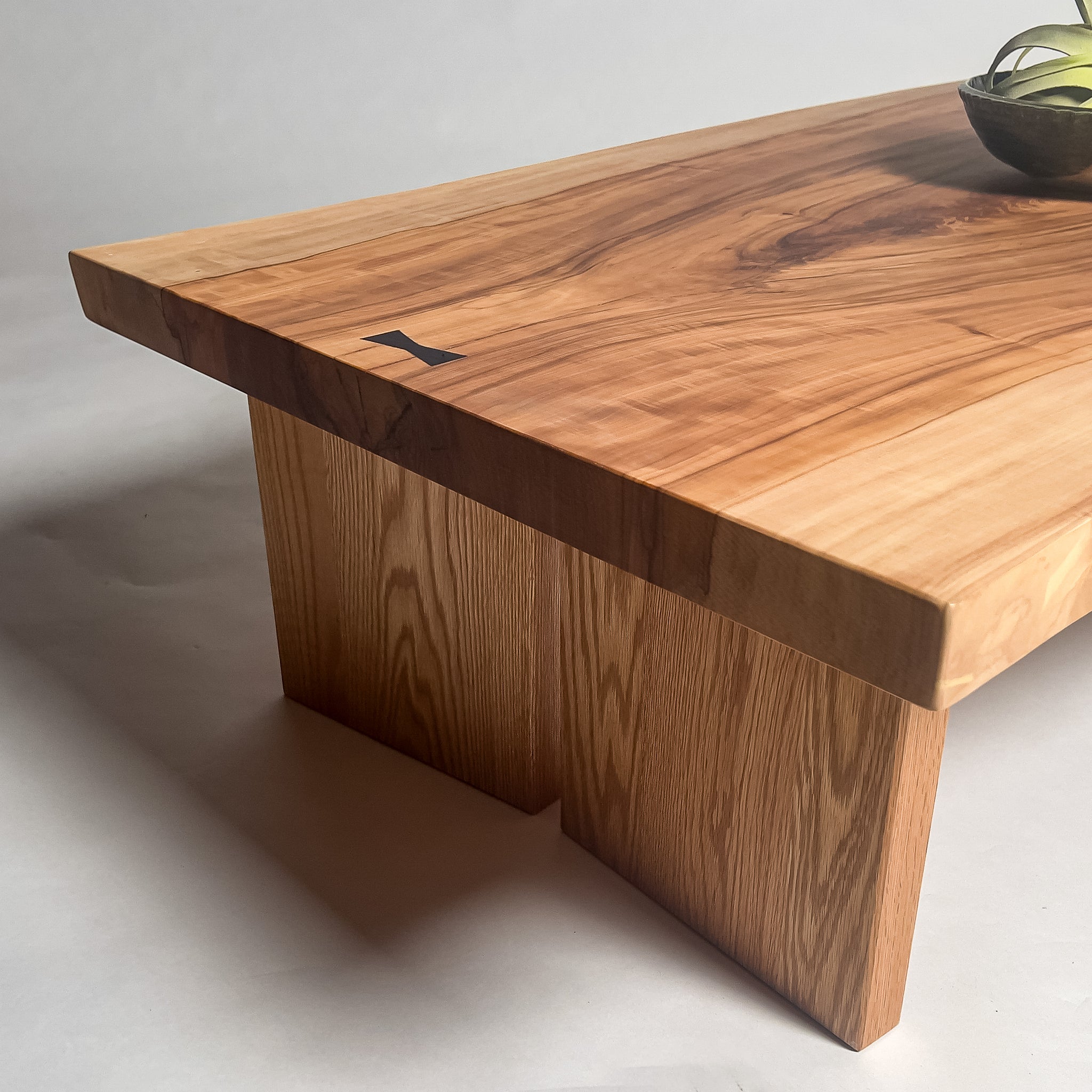 No.2184　栃（とち）/一枚板リビングテーブル