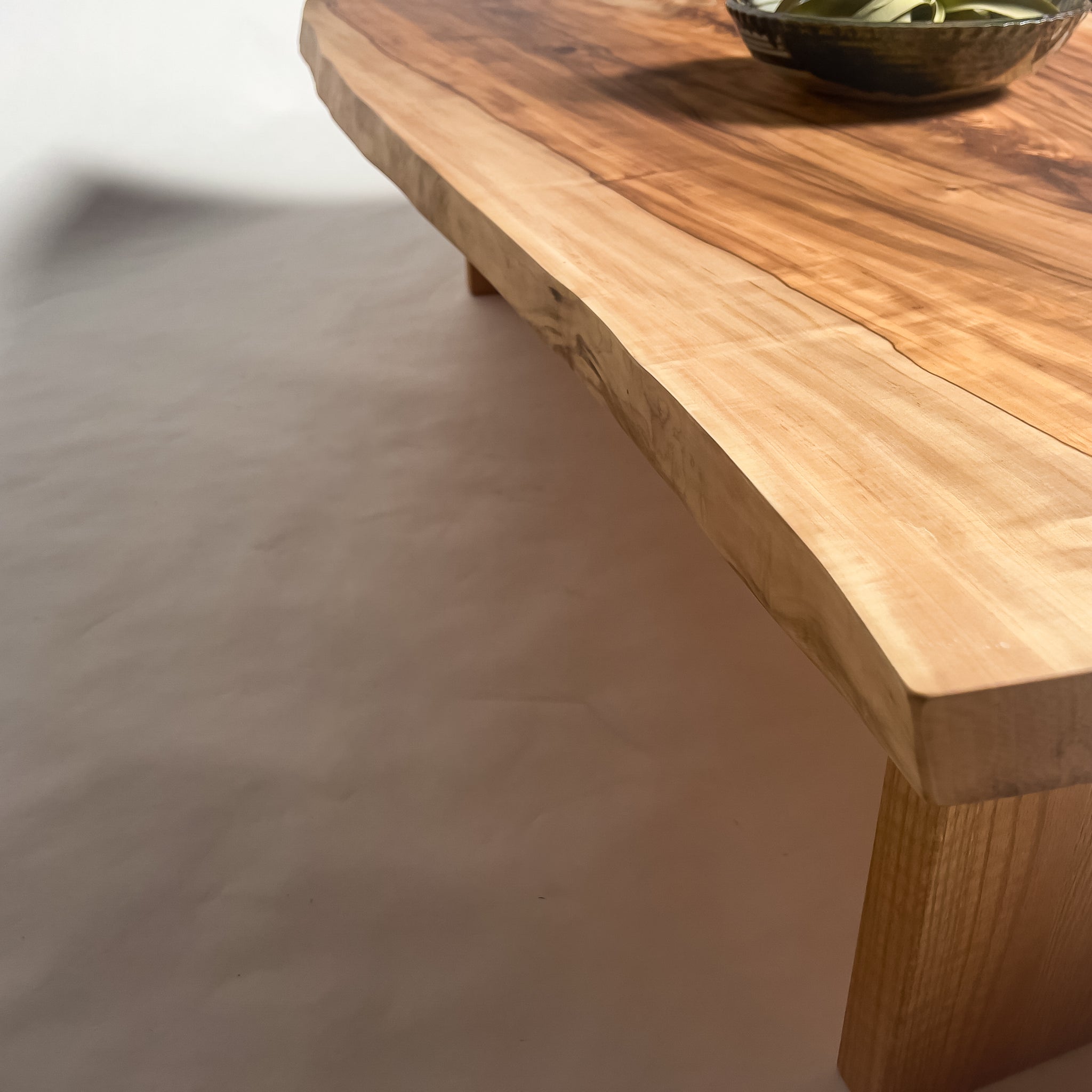 No.2184　栃（とち）/一枚板リビングテーブル