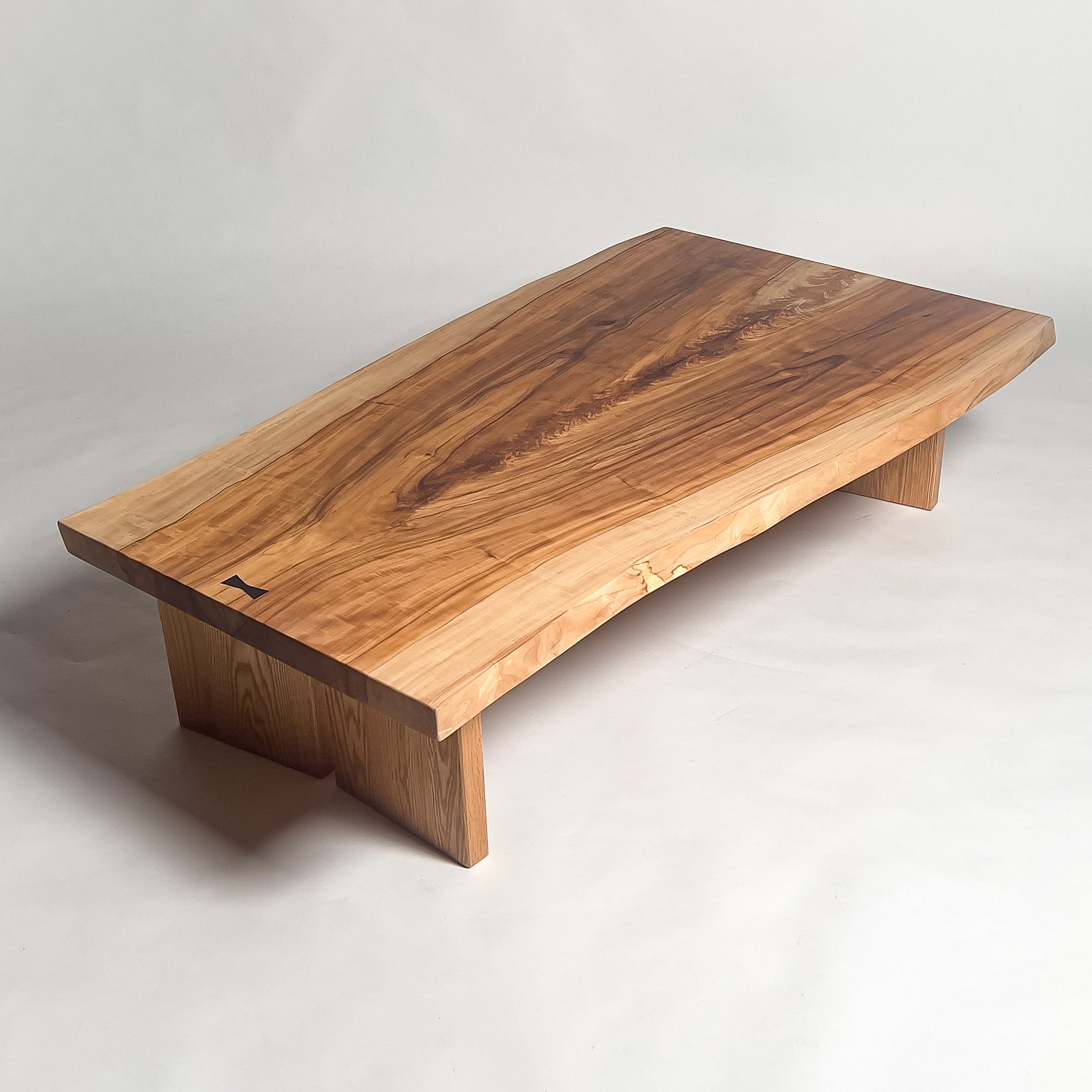 No.2184　栃（とち）/一枚板リビングテーブル