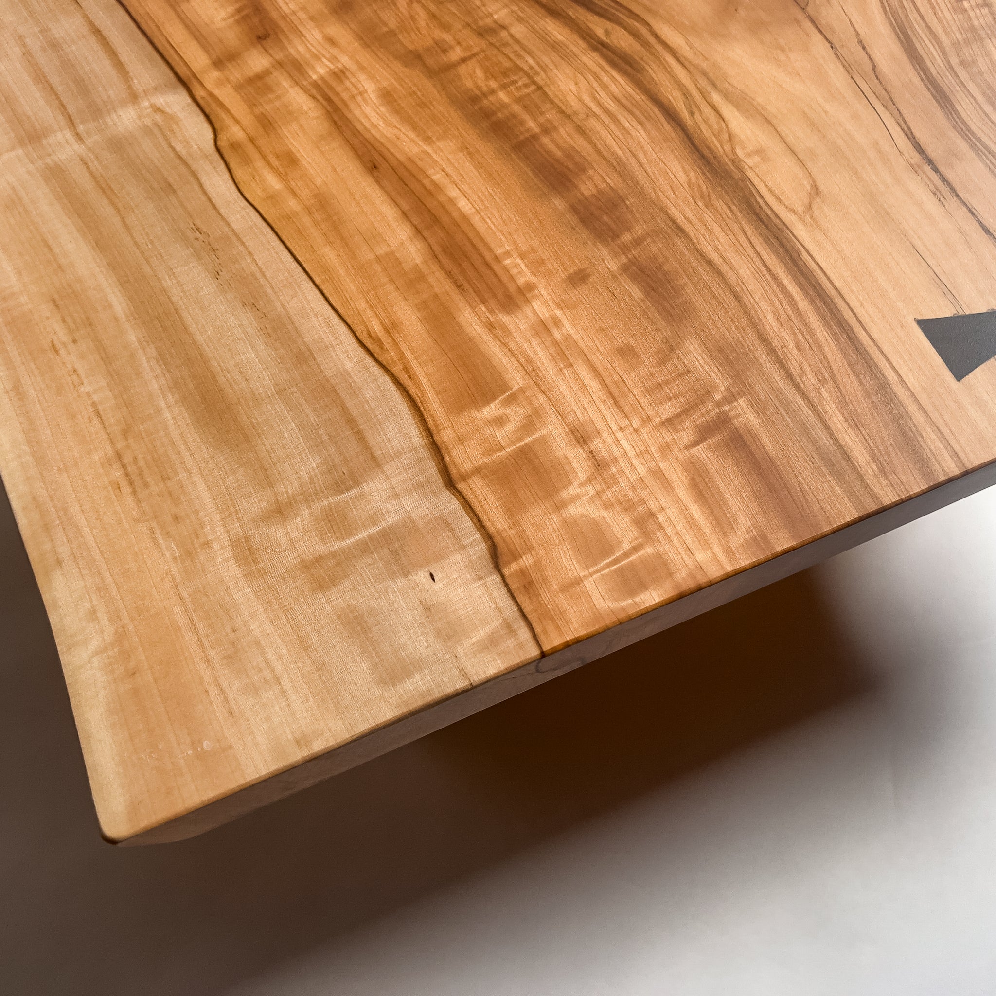 No.2184　栃（とち）/一枚板リビングテーブル