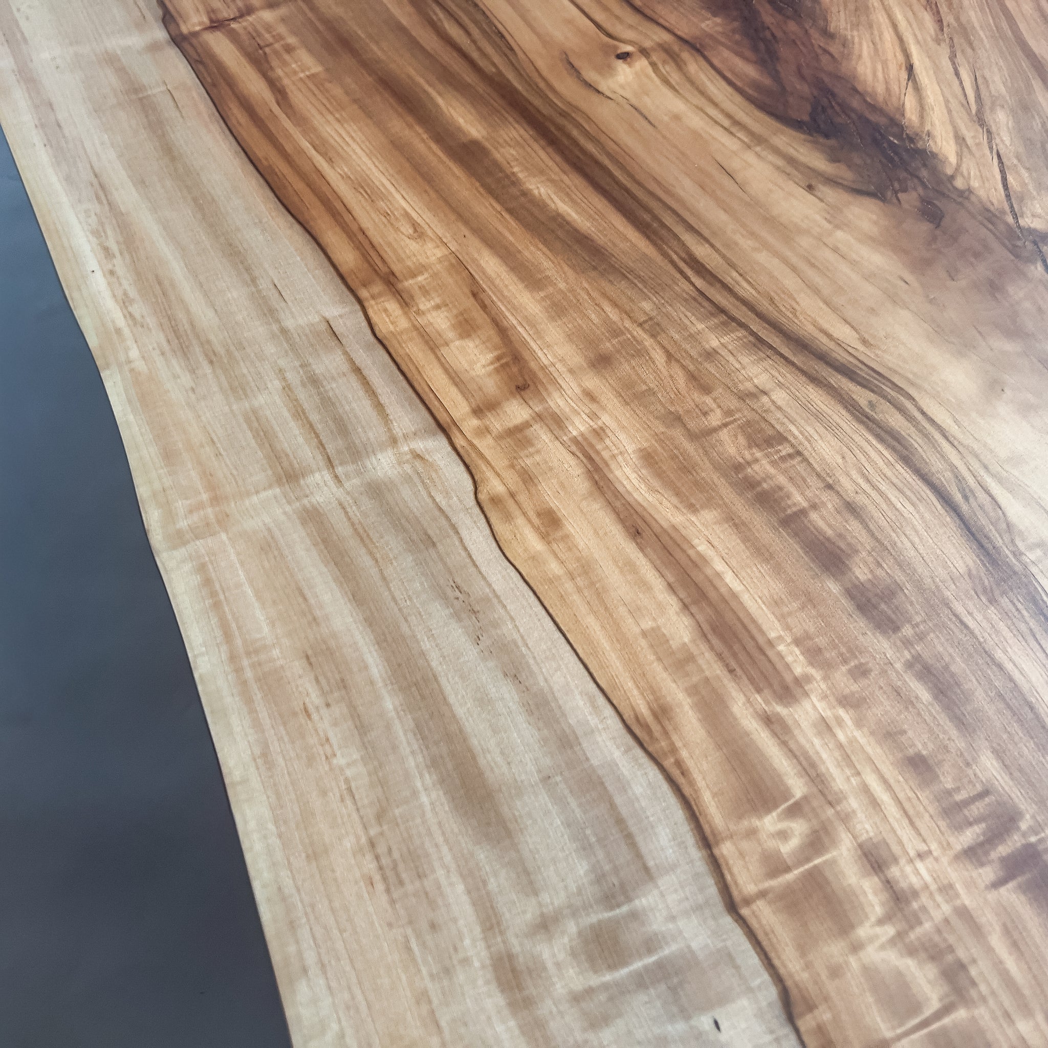 No.2184　栃（とち）/一枚板ダイニングテーブル