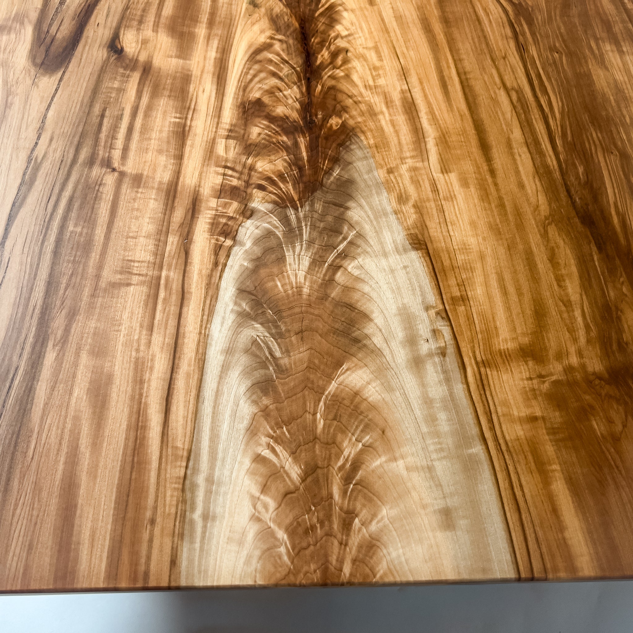 No.2184　栃（とち）/一枚板リビングテーブル