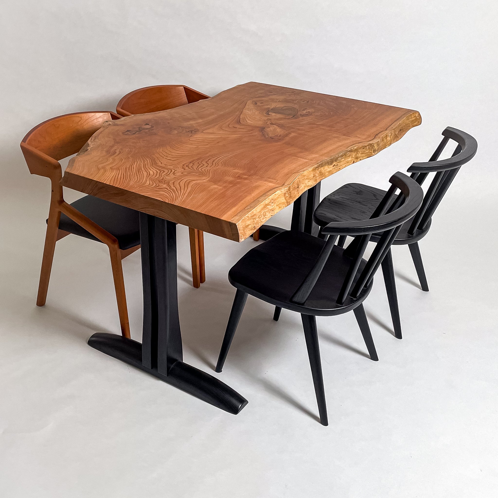 KIDOMEIMOKU 欅一枚板ダイニングテーブル｜130cm(2～4人掛け) – 【公式