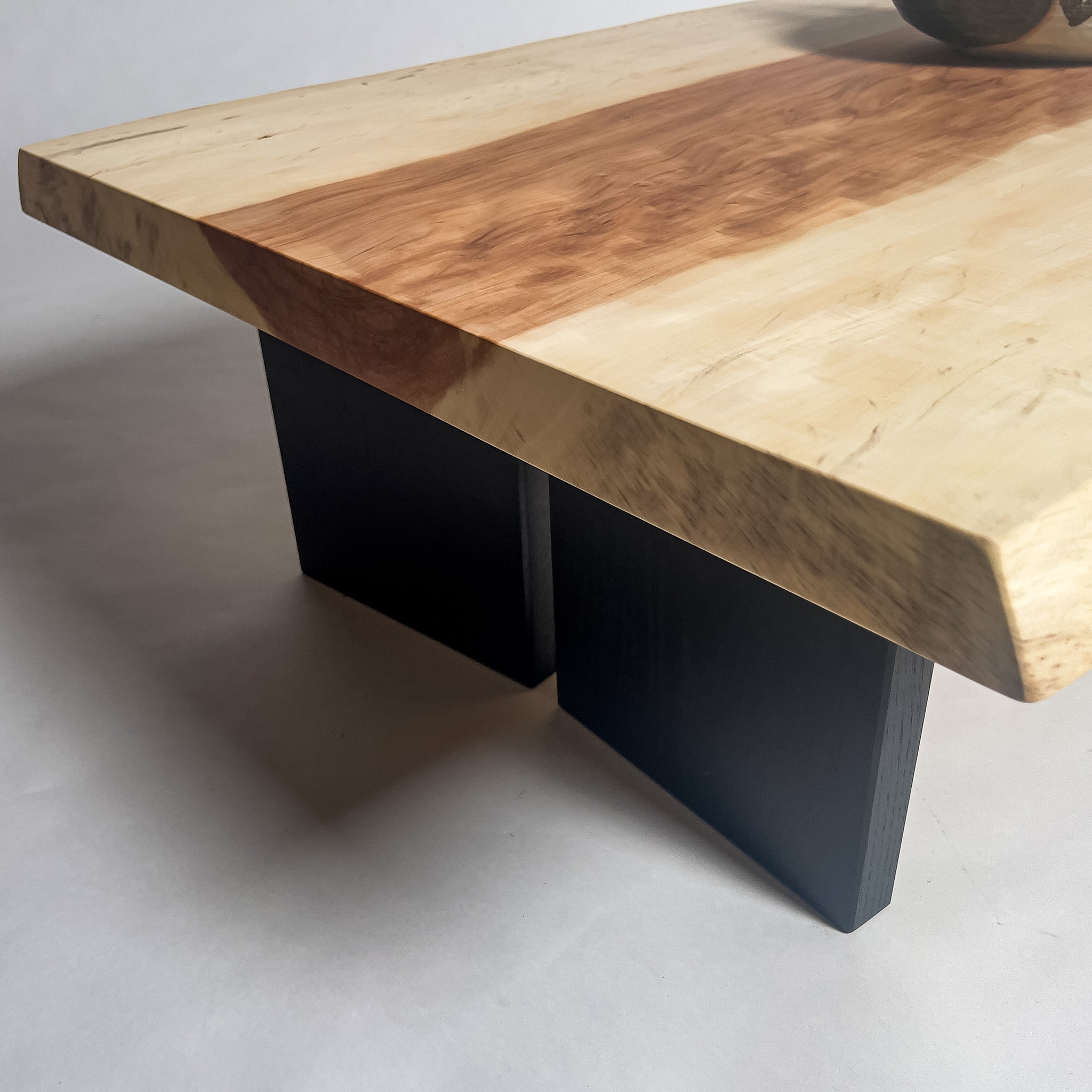 No.2182　栃（とち）/一枚板リビングテーブル