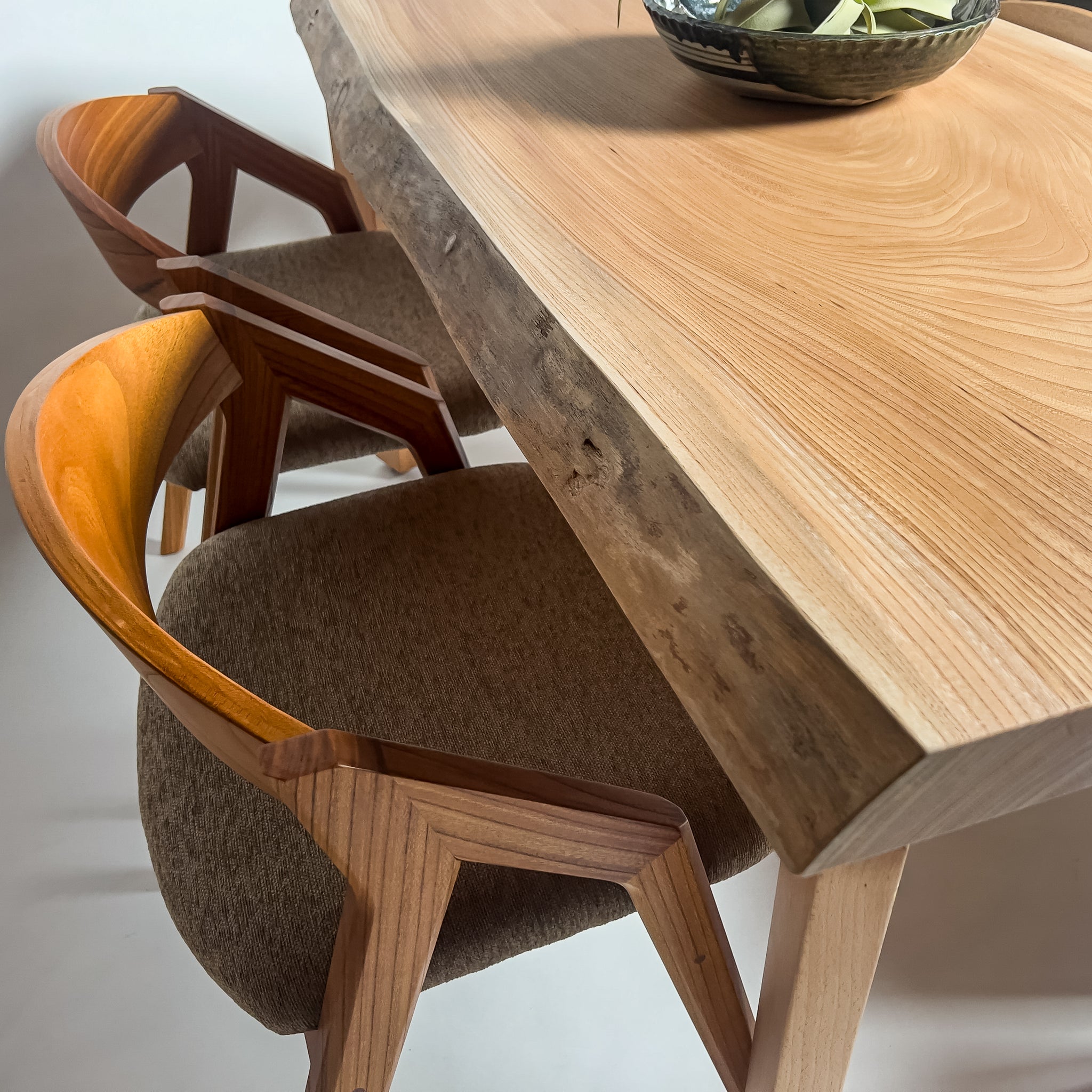 KIDOMEIMOKU 欅一枚板ダイニングテーブル｜140cm(4人掛け) – 【公式