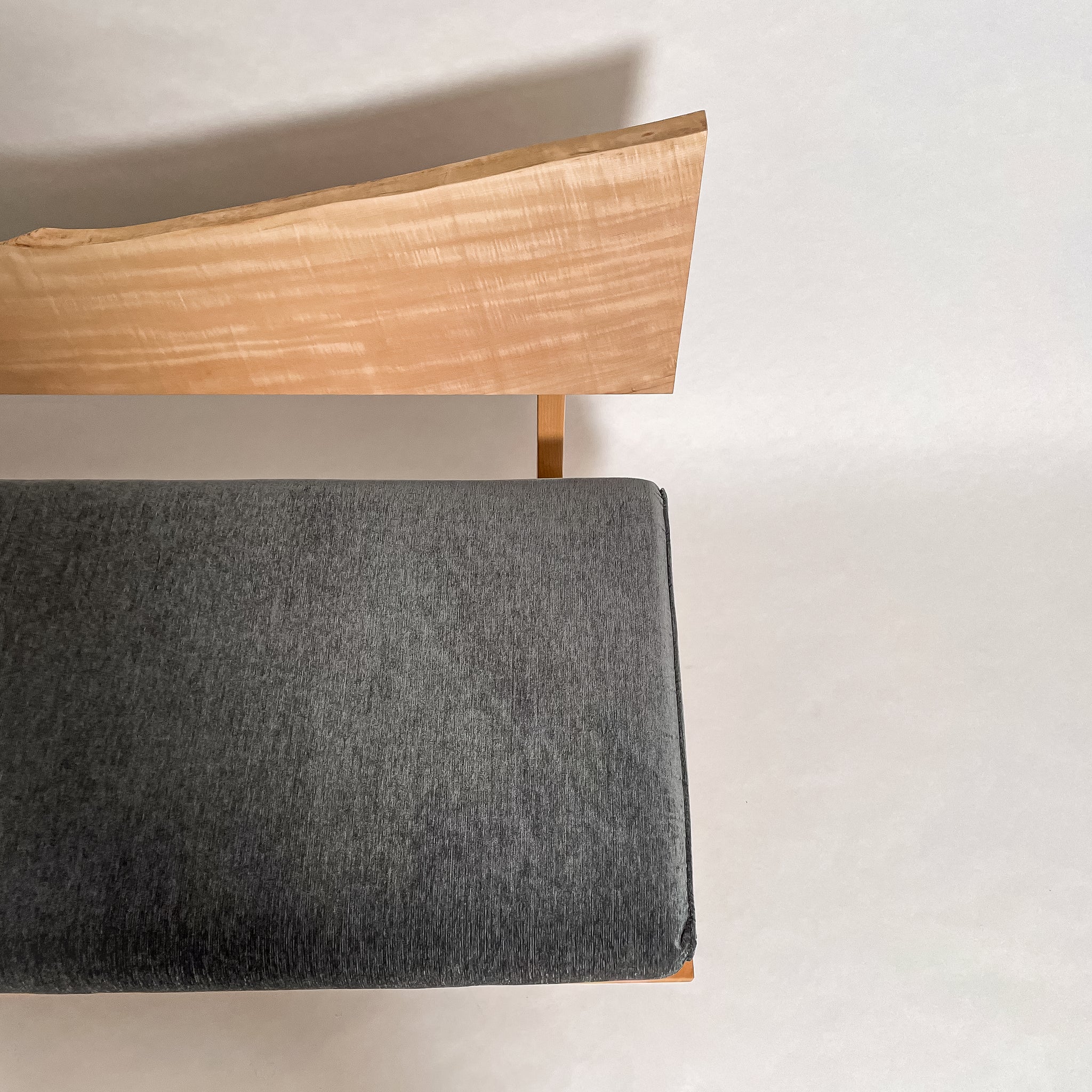 栃 無垢材 一枚板ソファ 3人掛け 真上