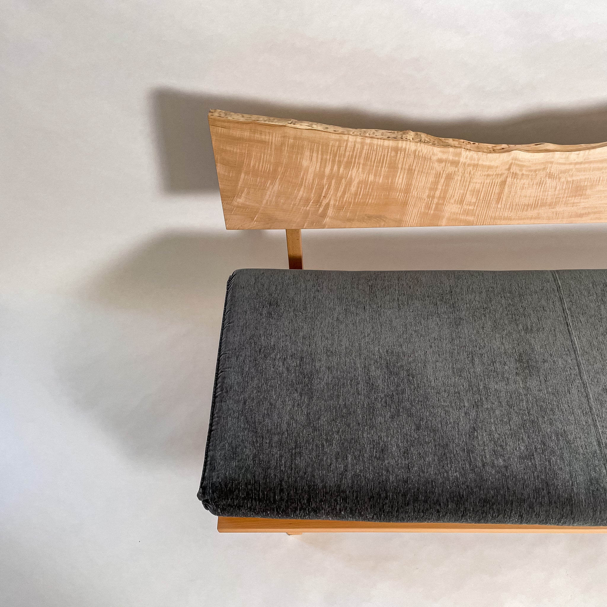 栃 無垢材 一枚板ソファ 3人掛け  真上