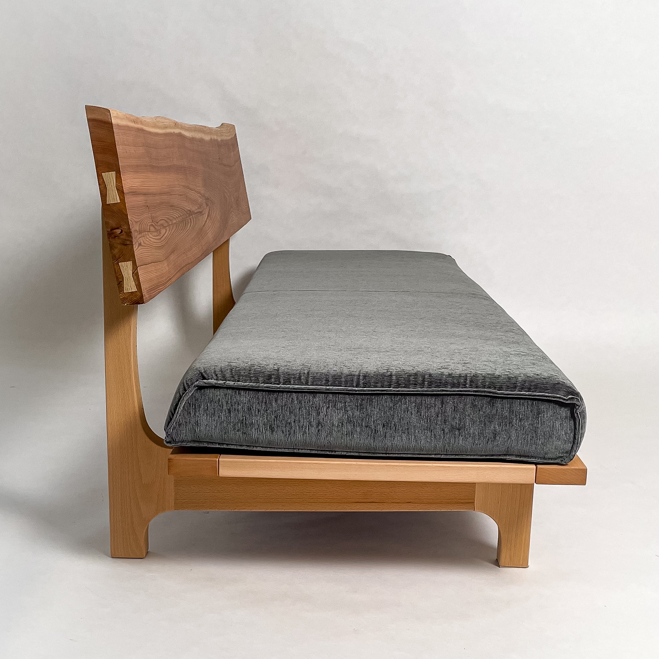 吉野杉 無垢材 一枚板ソファ 3人掛け 真横 クッションなし