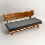 吉野杉 無垢材 一枚板ソファ 3人掛け 斜め クッションなし