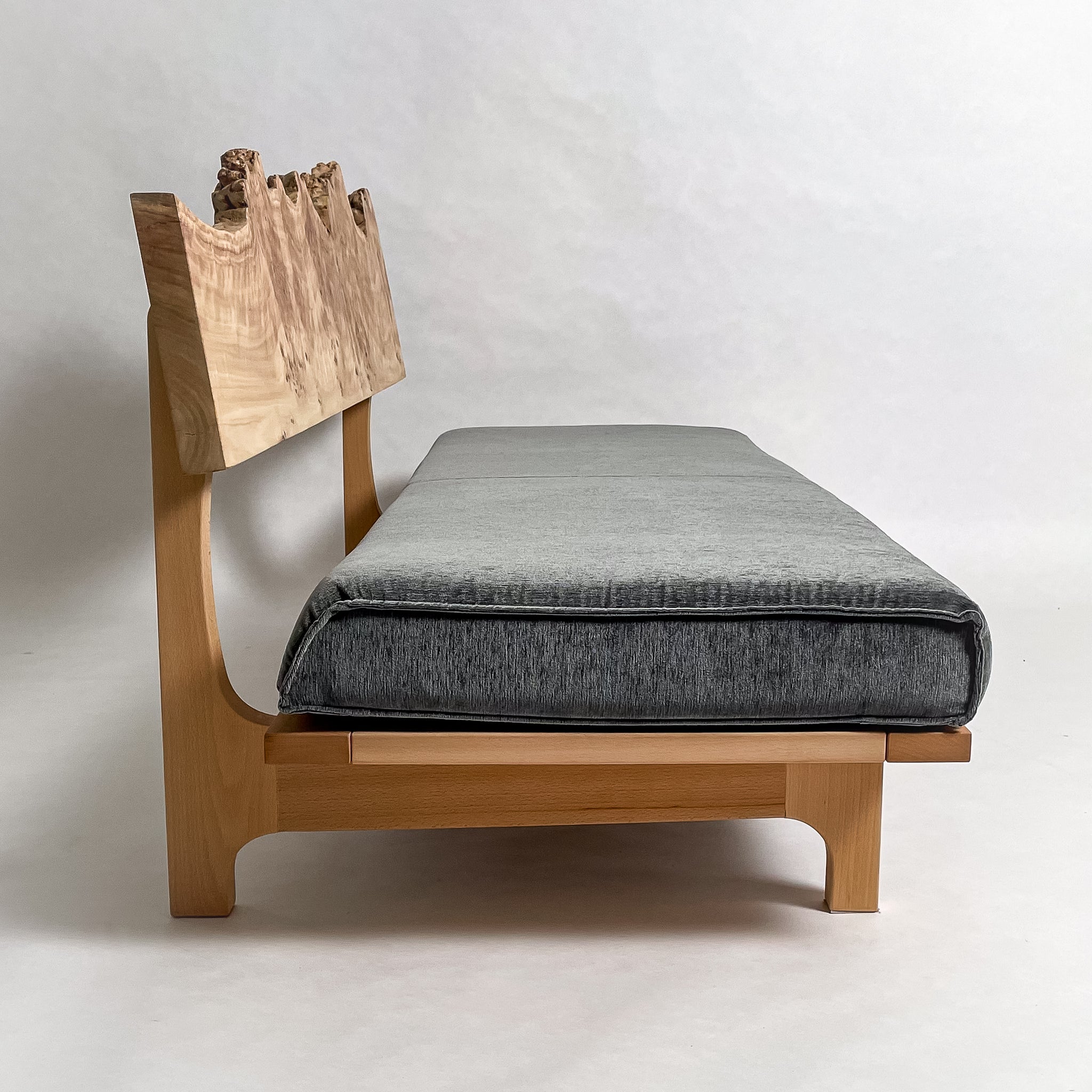 ポプラ 木フレーム 一枚板ソファ 3人掛け 真横 クッションなし