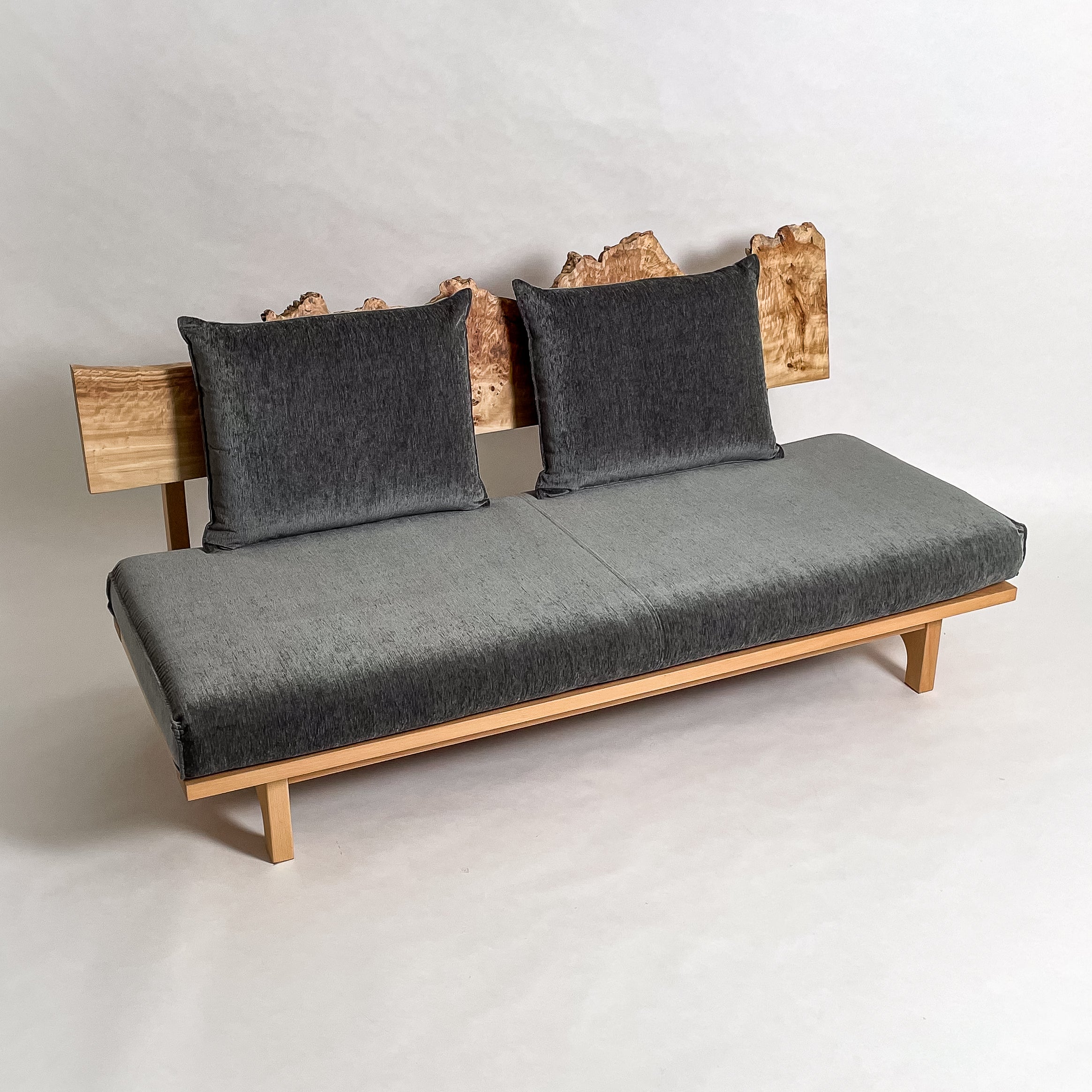 ポプラ 木フレーム 一枚板ソファ 3人掛け 斜め クッション背