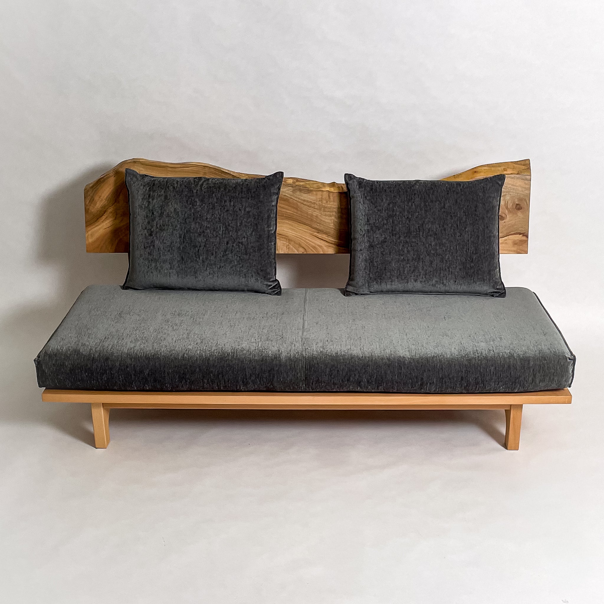 楠 無垢材 一枚板ソファ 3人掛け 斜め クッション背