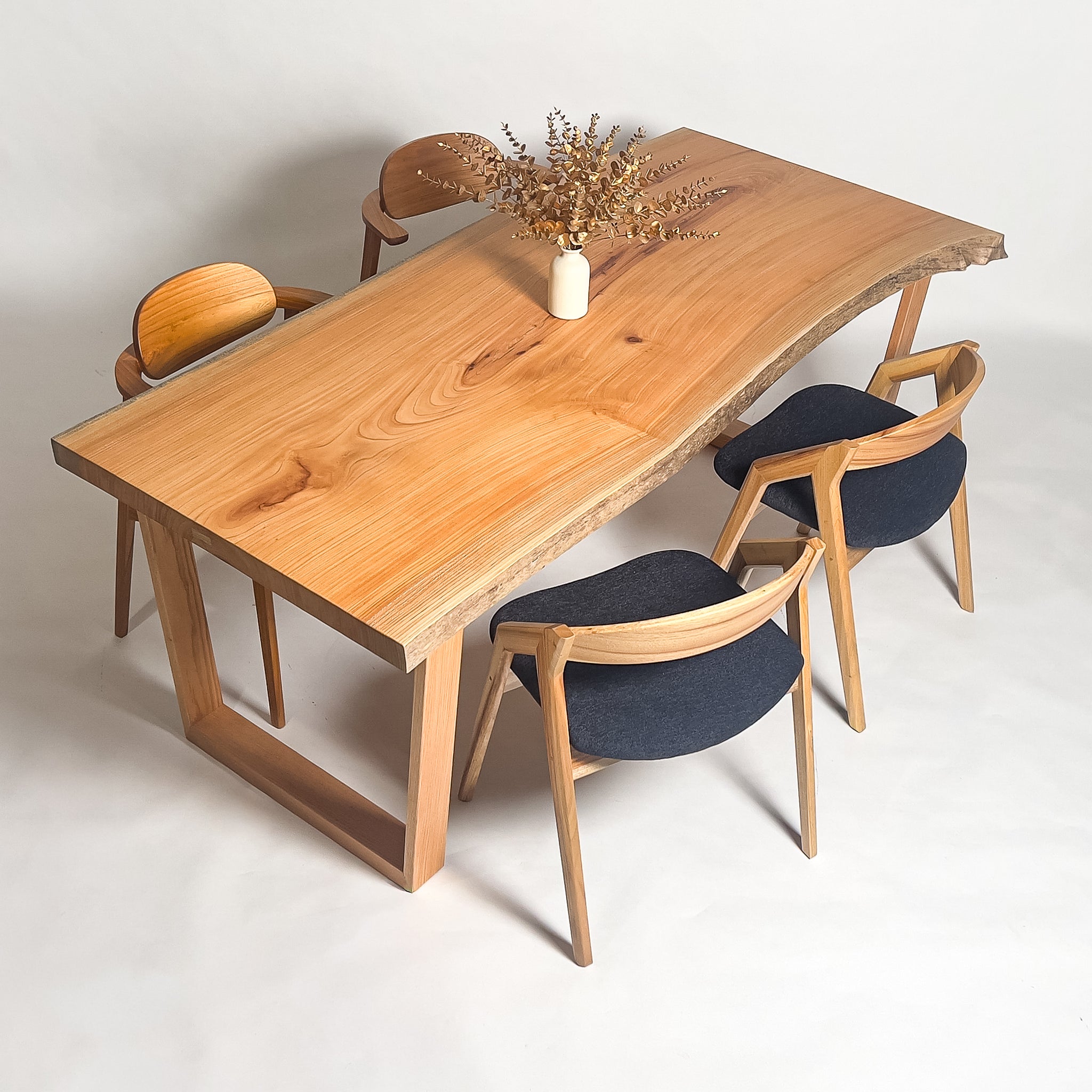 KIDOMEIMOKU 欅一枚板ダイニングテーブル｜185cm(4～6人掛け) – 【公式