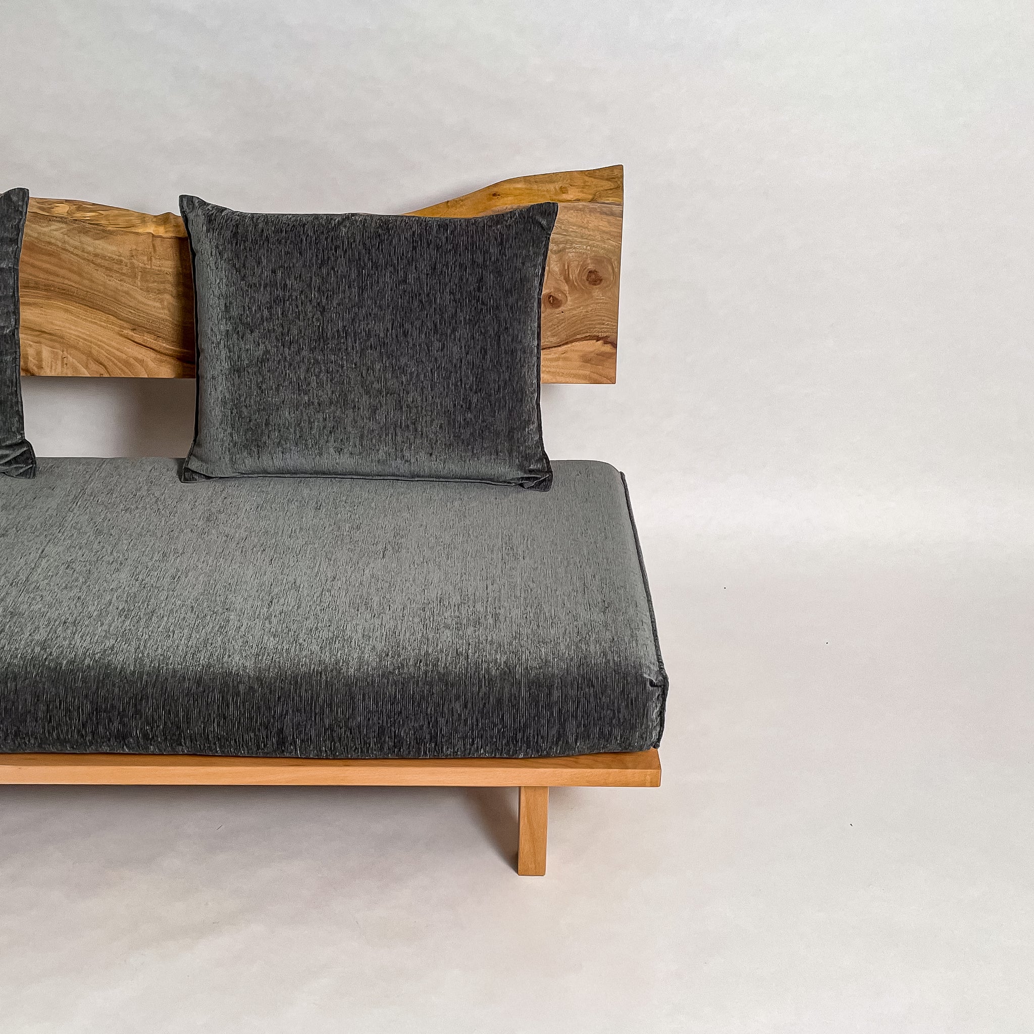楠 無垢材 一枚板ソファ 3人掛け 横右半分 クッションあり