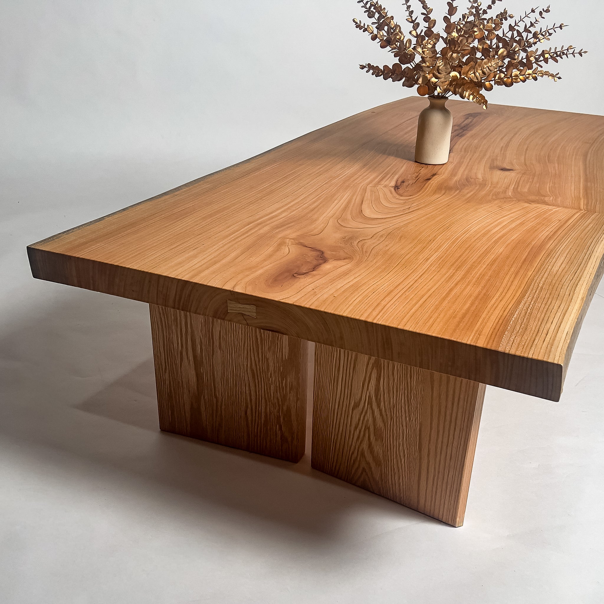 ケヤキのテーブル⑯　ちび怪獣八七❕ケヤキの模様が綺麗な耳付テーブル KIDOMEIMOKU 欅一枚板リビングテーブル｜185cm(4～6人掛け) – 【公式