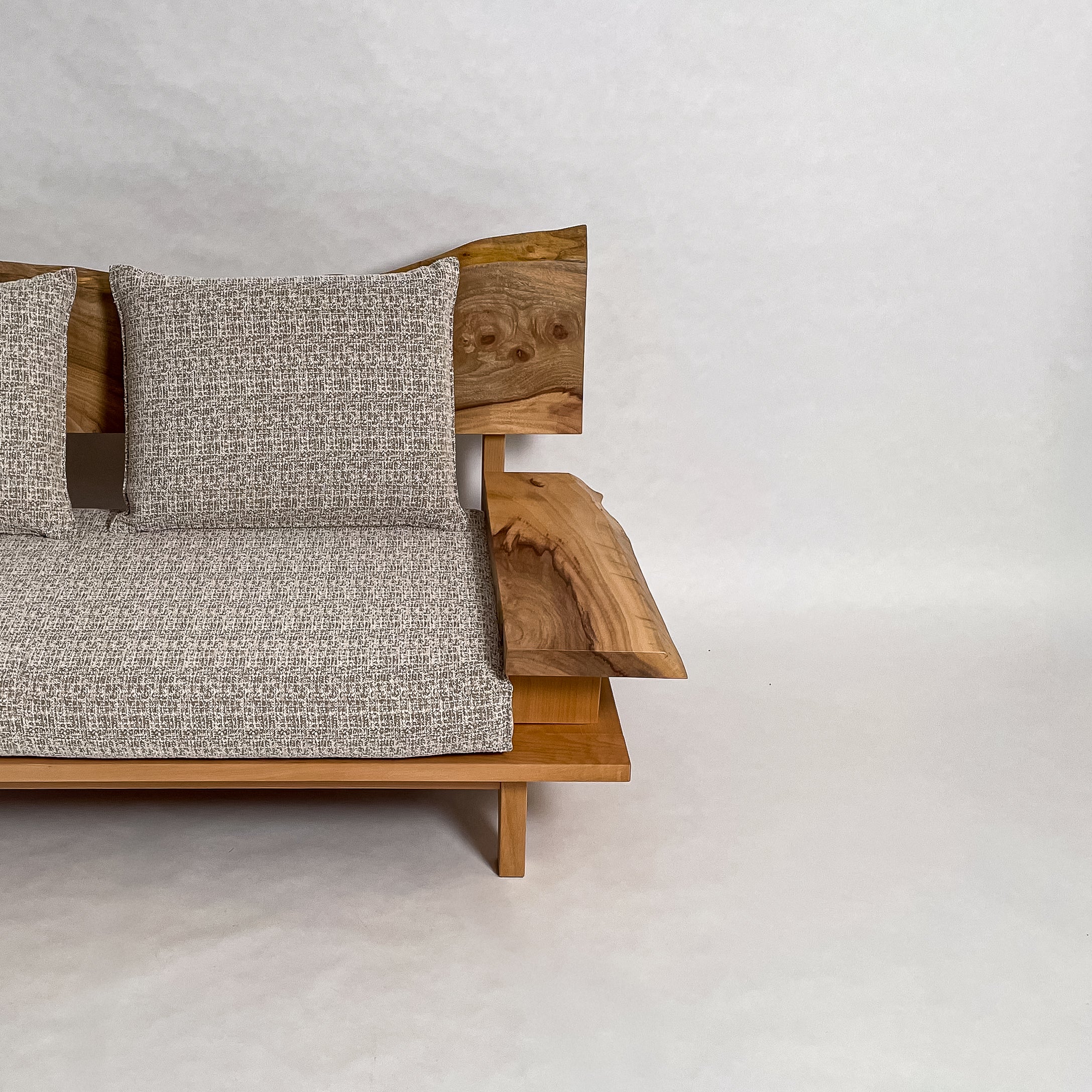 楠 無垢材 一枚板ソファ 2人掛け 横右半分 クッションあり