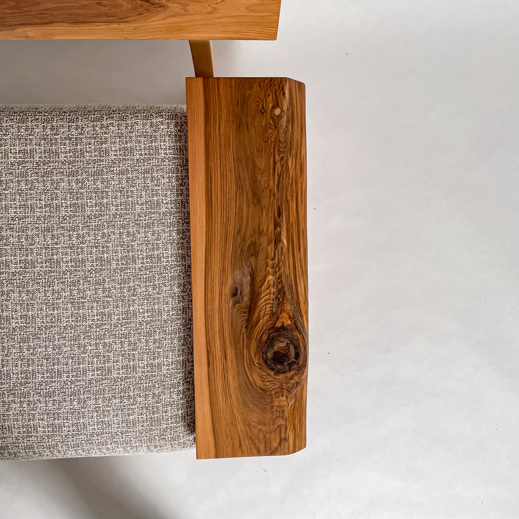 屋久杉 高級 一枚板ソファ 2人掛け 右アーム 肘置き 真上