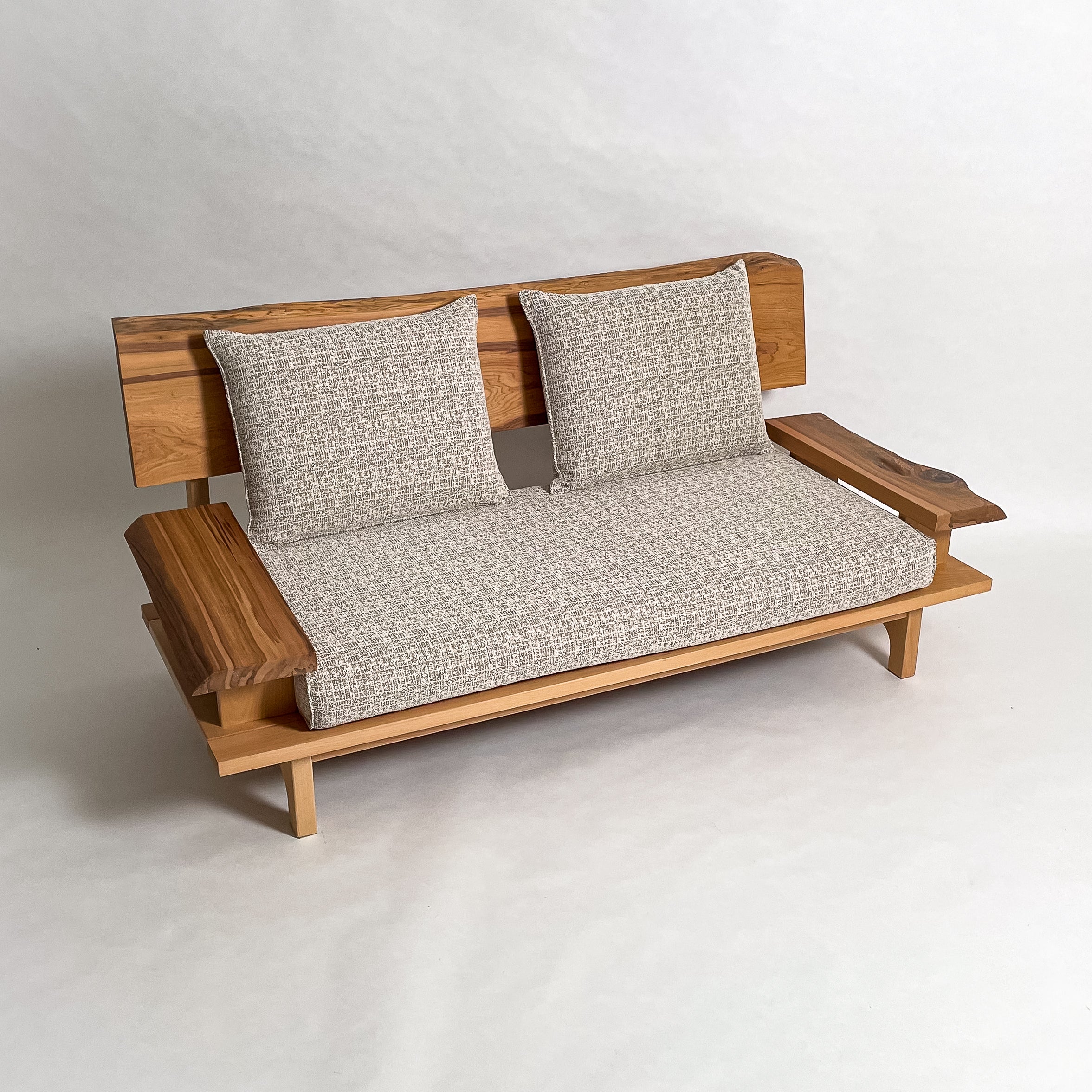 屋久杉 高級 一枚板ソファ 2人掛け 斜め クッション背